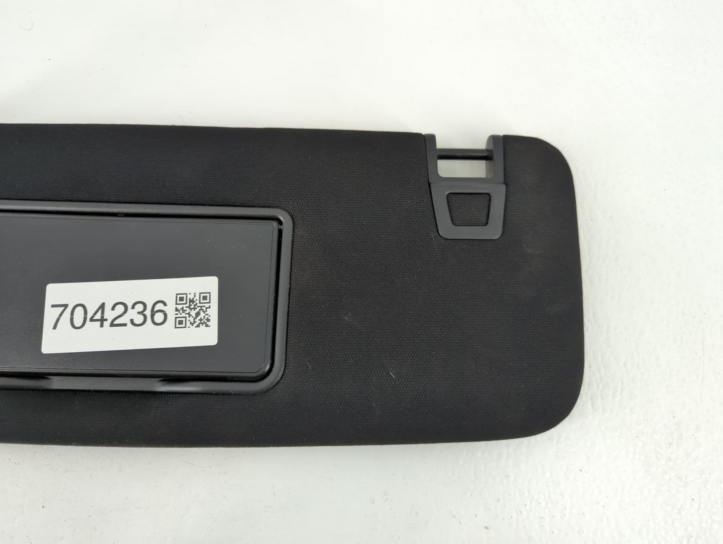 2022 Ford Explorer Sun Visor Shade Replacement Passenger Right Mirror Fits OEM Used Auto Parts - Oemusedautoparts1.com