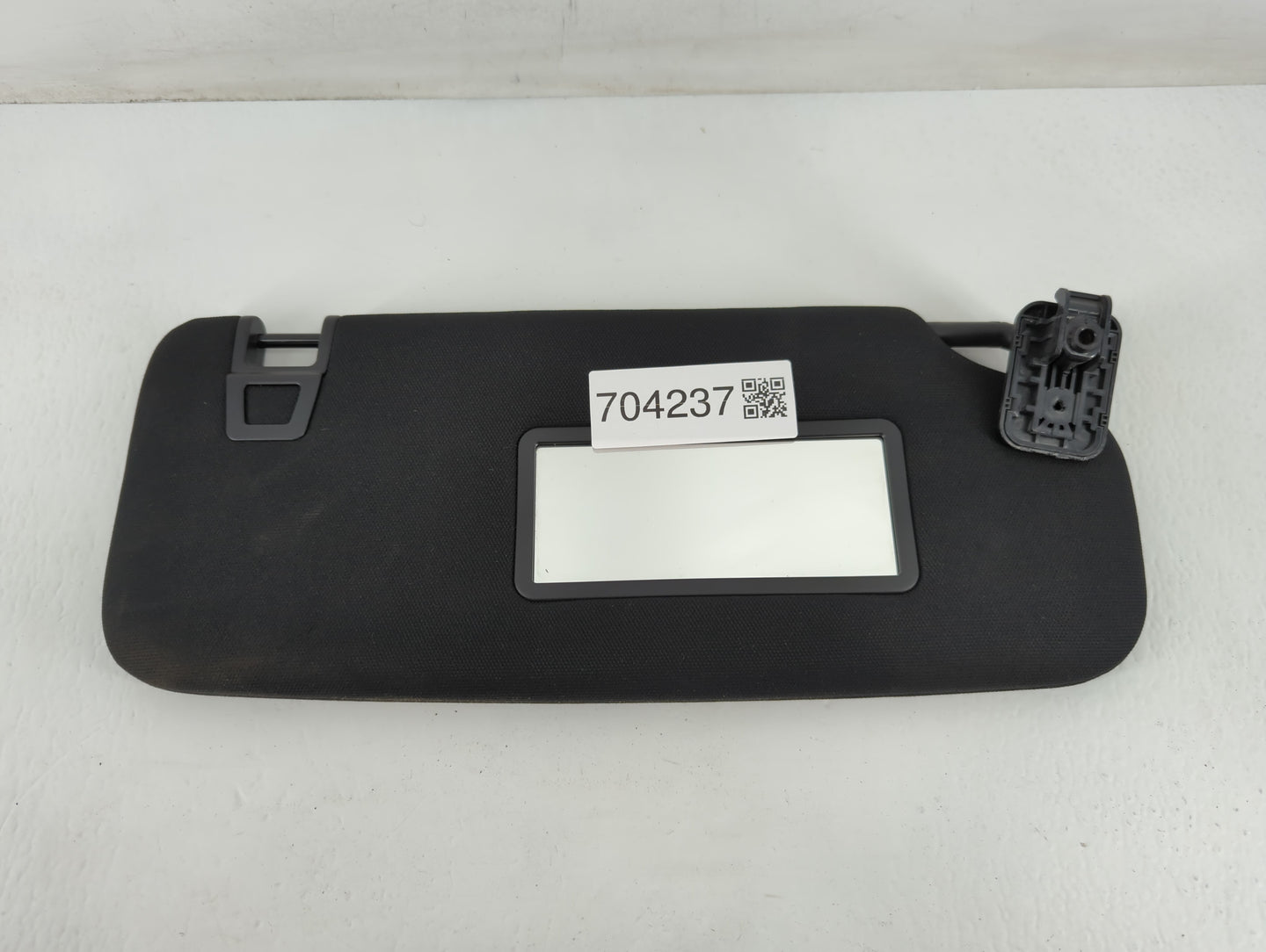 2022 Ford Explorer Sun Visor Shade Replacement Driver Left Mirror Fits OEM Used Auto Parts - Oemusedautoparts1.com