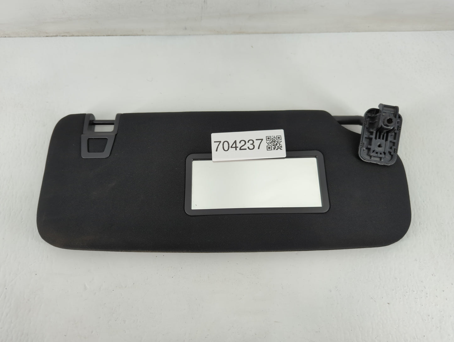 2022 Ford Explorer Sun Visor Shade Replacement Driver Left Mirror Fits OEM Used Auto Parts - Oemusedautoparts1.com