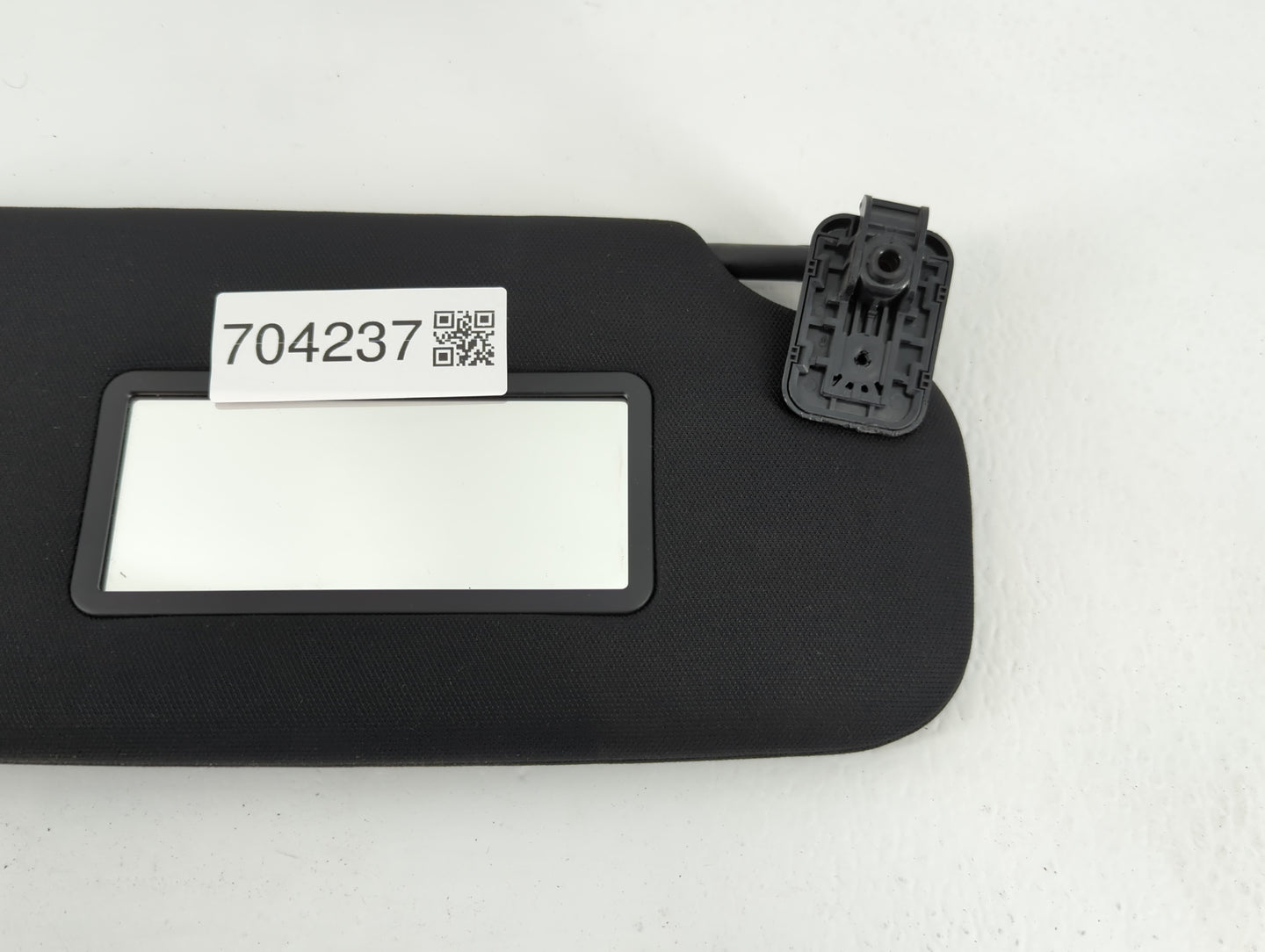 2022 Ford Explorer Sun Visor Shade Replacement Driver Left Mirror Fits OEM Used Auto Parts - Oemusedautoparts1.com
