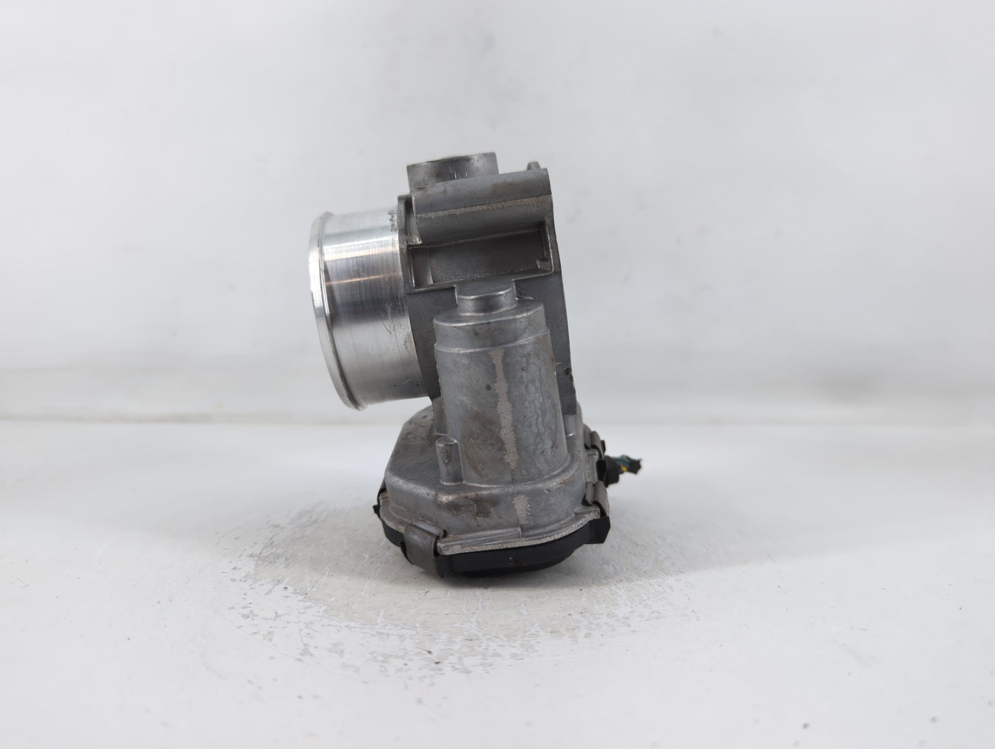 2020-2022 Ford Explorer Throttle Body P/N:21310316 F2213D-0558 Fits Fits 2018 2019 2020 2021 2022 OEM Used Auto Parts - Oemu