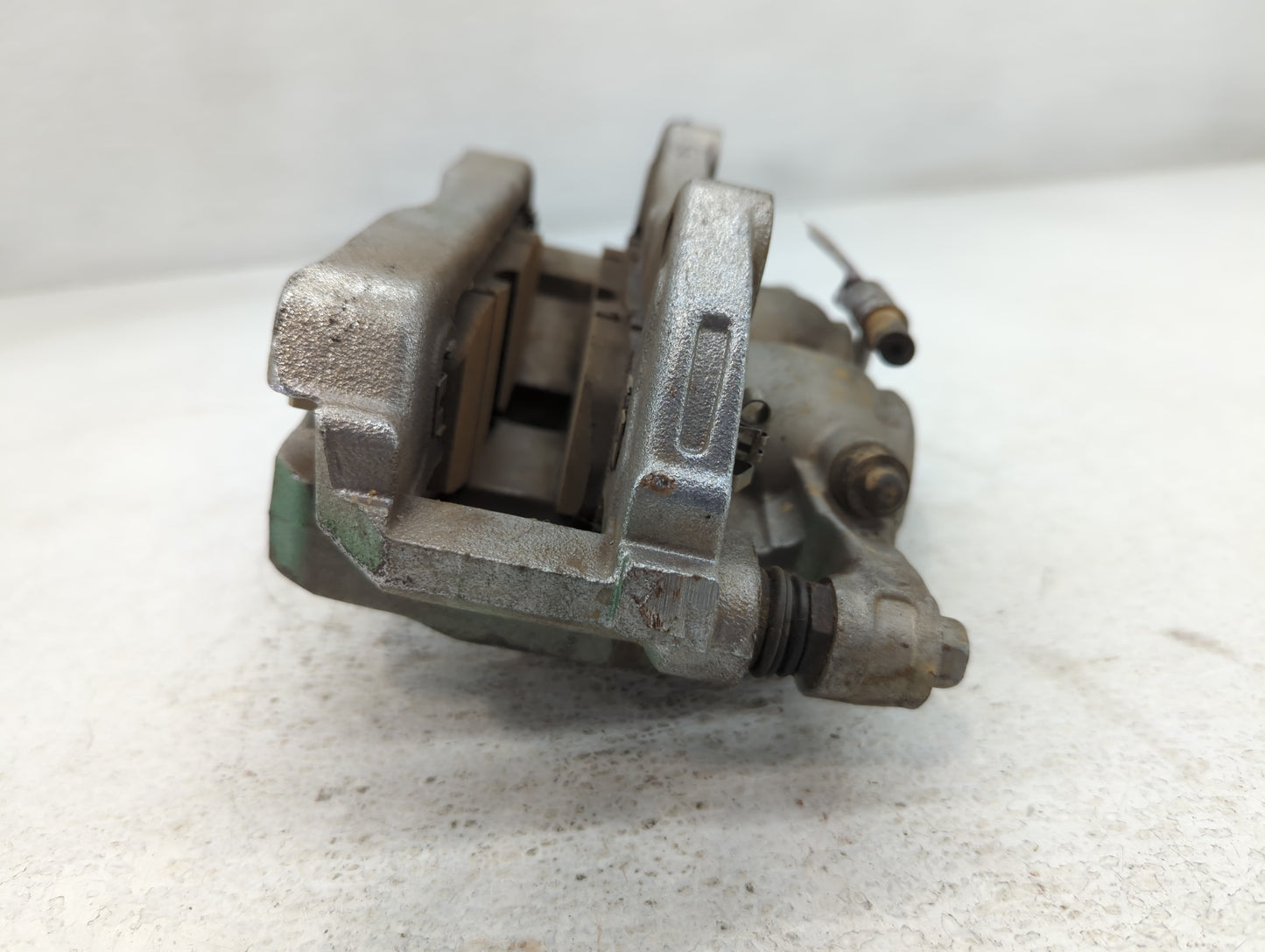 2020-2022 Ford Explorer Front Driver Left Brake Caliper - Oemusedautoparts1.com