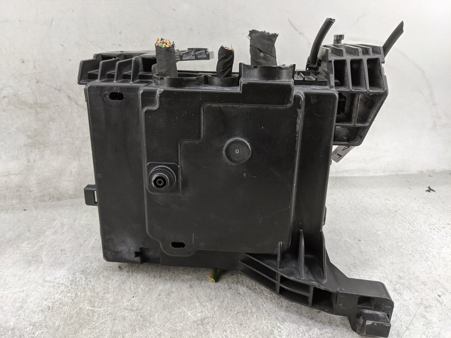 2021-2022 Ford F-150 Fusebox Fuse Box Panel Relay Module P/N:ML3T-14D068-SD Fits Fits 2021 2022 OEM Used Auto Parts - Oemuse