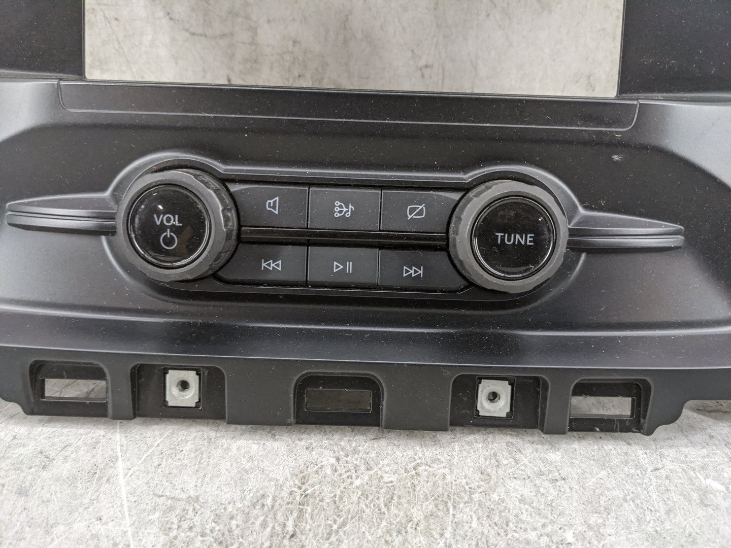 2021-2022 Ford F-150 Radio Control Panel 1476434 - Oemusedautoparts1.com