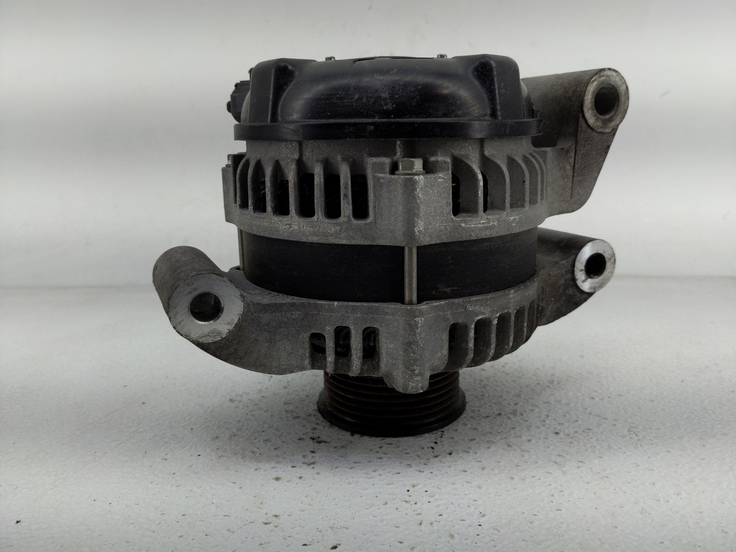 2020-2022 Ford F-350 Super Duty Alternator Replacement Generator Charging Assembly Engine OEM P/N:LC3T-10300-DA Fits OEM Use