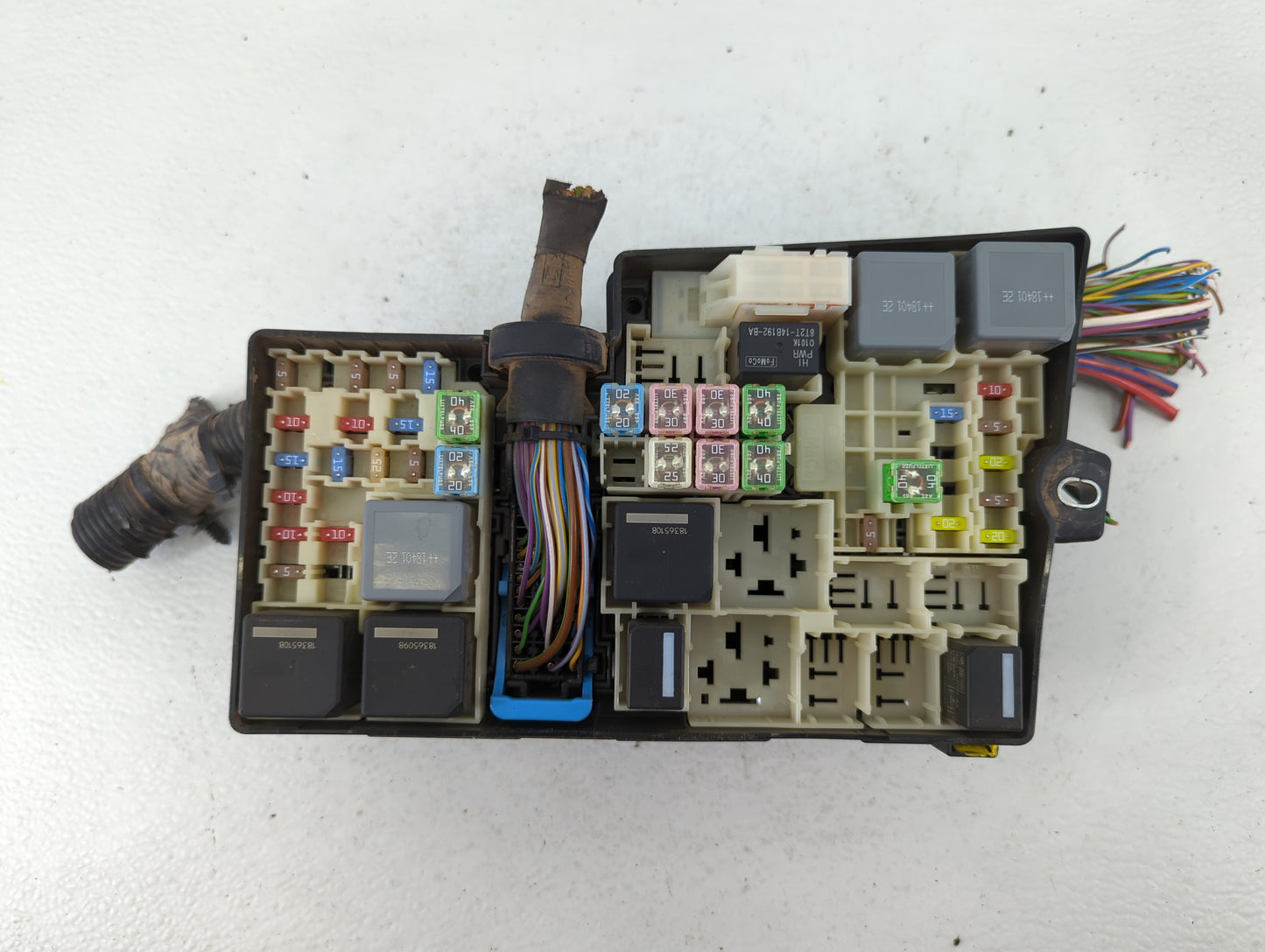 2020-2022 Ford F-350 Super Duty Fusebox Fuse Box Panel Relay Module P/N:E02345500 AV6T-14A067 Fits Fits 2020 2021 2022 OEM U