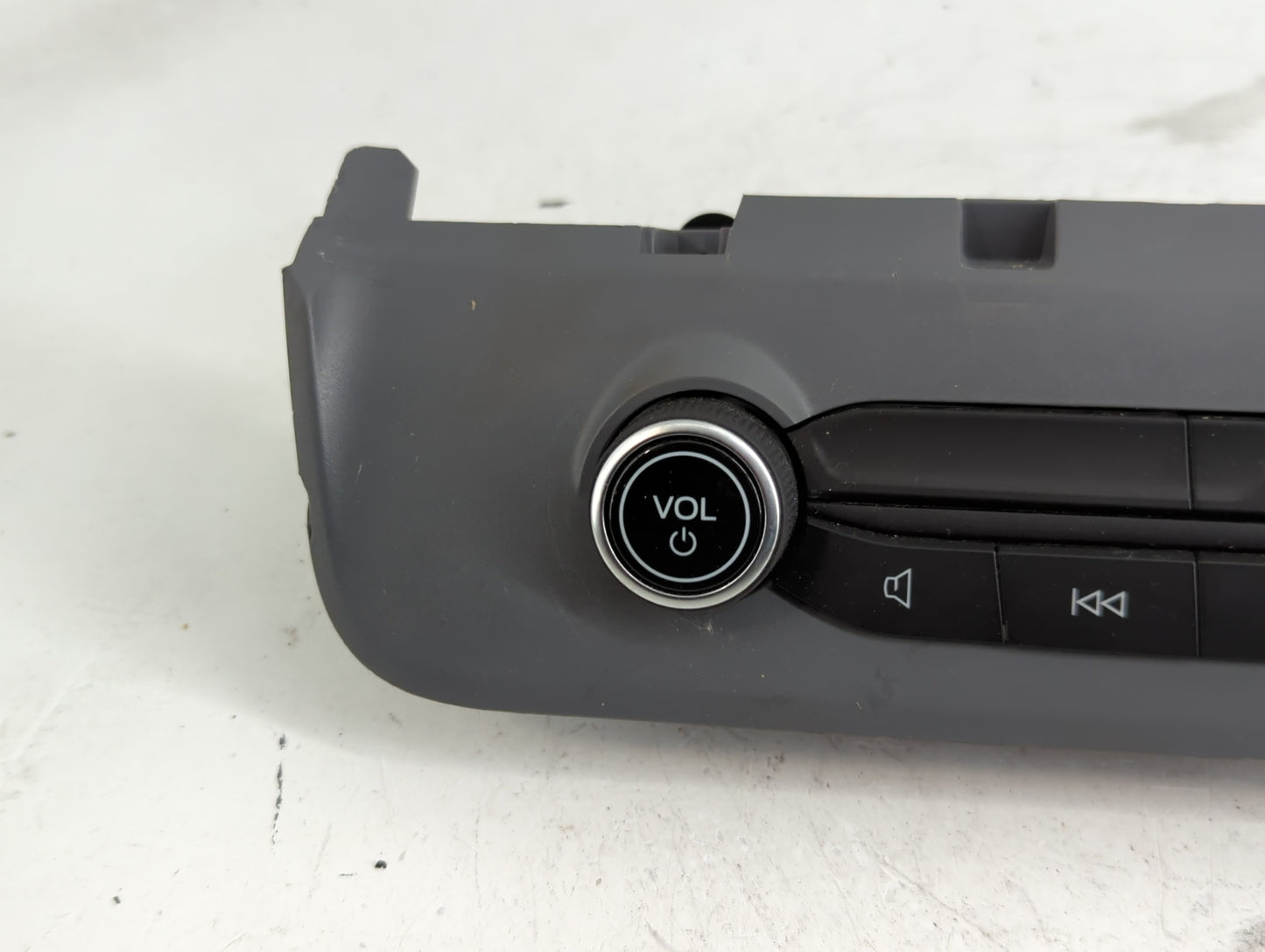 2022 Ford Maverick Radio AM FM Cd Player Receiver Replacement P/N:NZ6T-18K811-AA Fits OEM Used Auto Parts - Oemusedautoparts