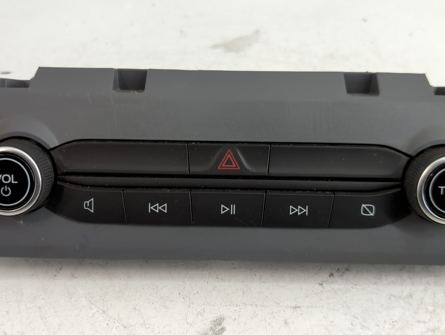 2022 Ford Maverick Radio AM FM Cd Player Receiver Replacement P/N:NZ6T-18K811-AA Fits OEM Used Auto Parts - Oemusedautoparts