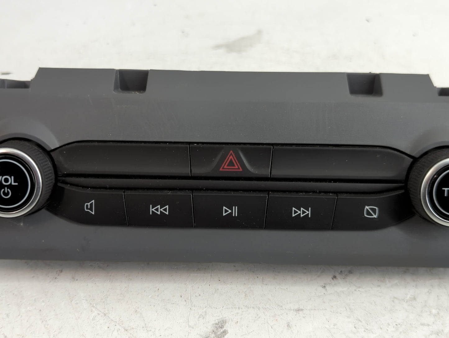 2022 Ford Maverick Radio AM FM Cd Player Receiver Replacement P/N:NZ6T-18K811-AA Fits OEM Used Auto Parts - Oemusedautoparts