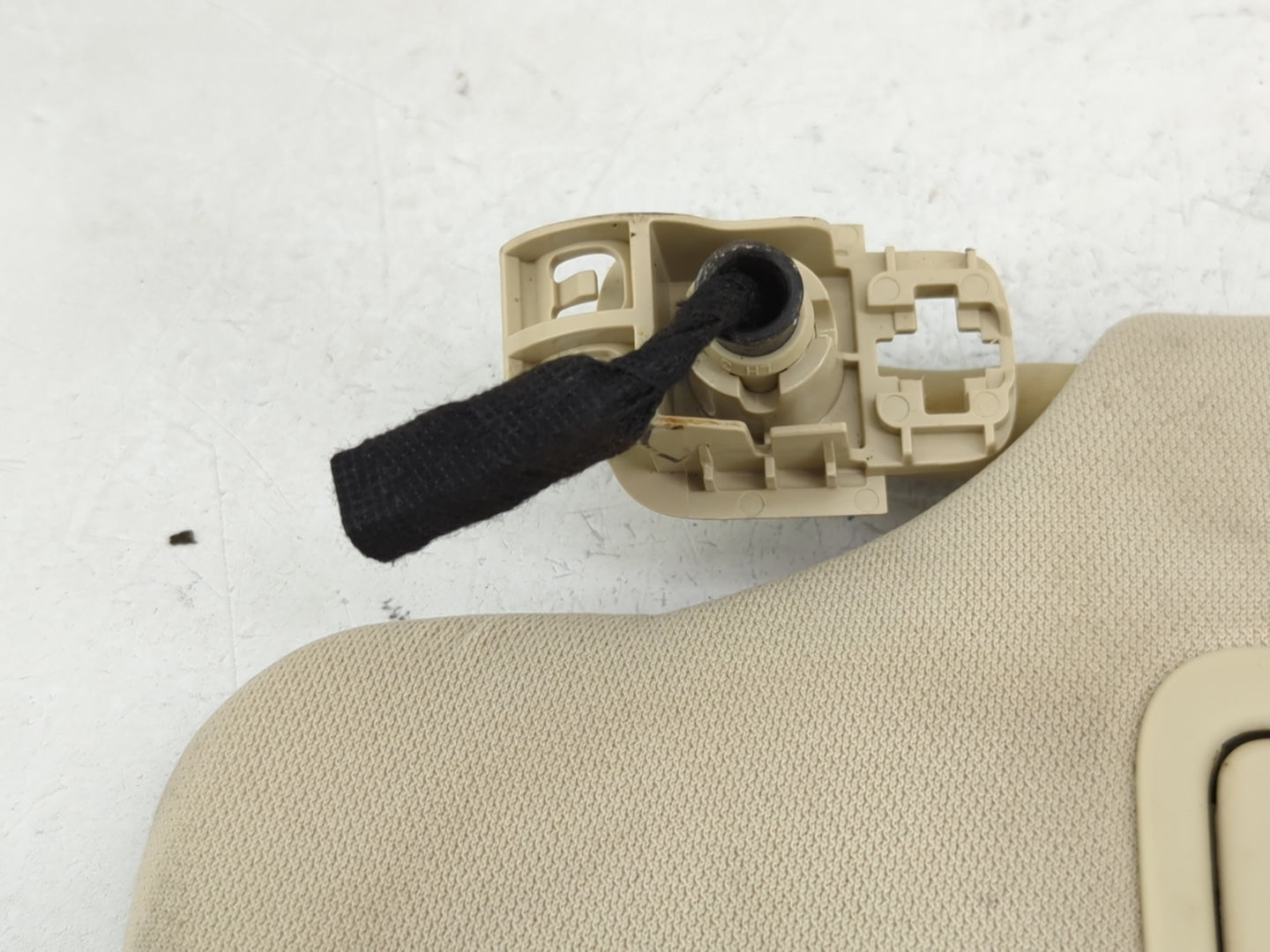 2022 Ford Maverick Sun Visor Shade Replacement Driver Left Mirror Fits OEM Used Auto Parts - Oemusedautoparts1.com