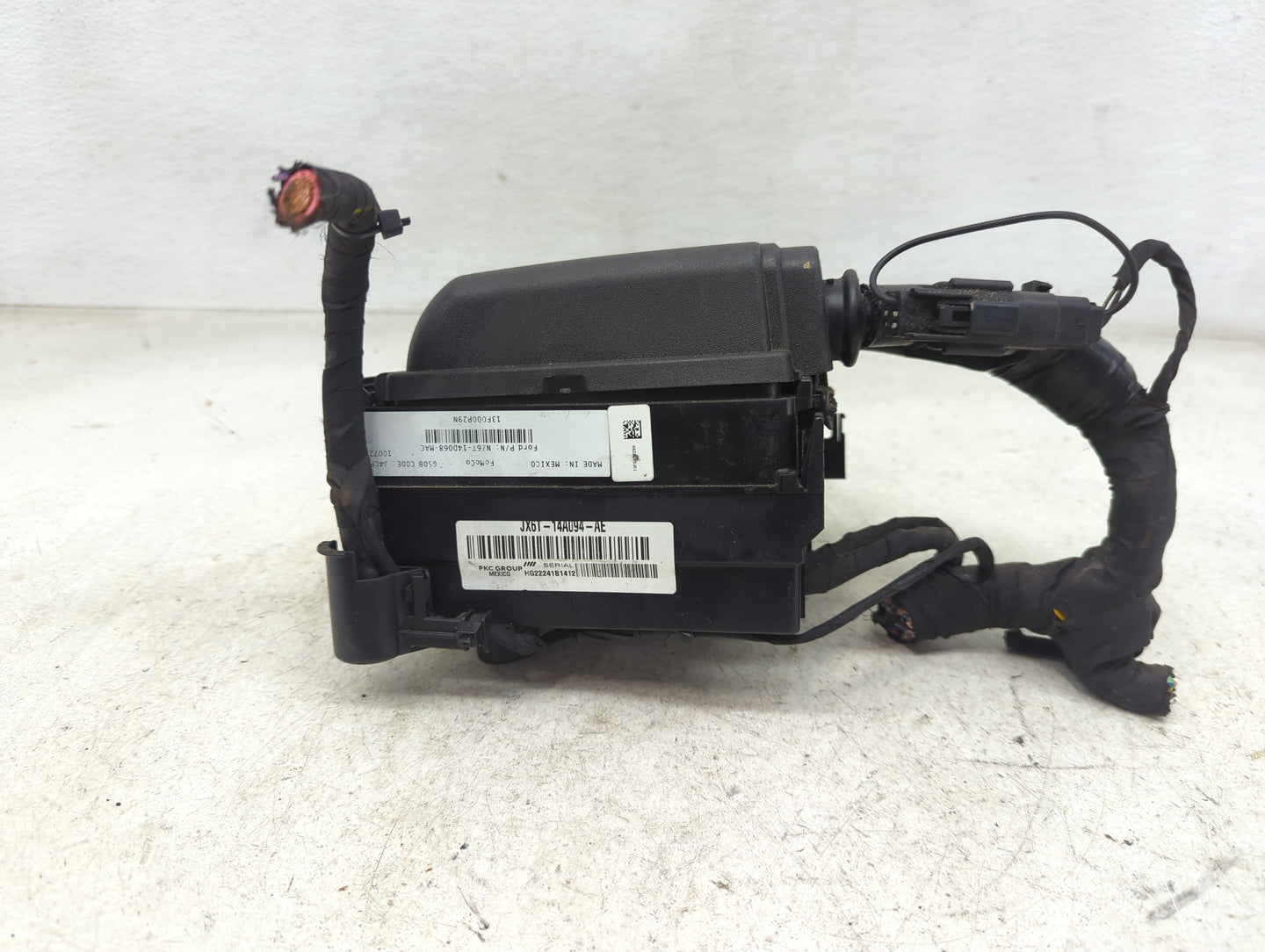 2022 Ford Maverick Fusebox Fuse Box Panel Relay Module P/N:NZ6T-14D068-MAC JX6T-14A094-AE Fits OEM Used Auto Parts - Oemused