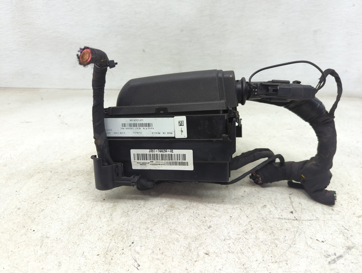 2022 Ford Maverick Fusebox Fuse Box Panel Relay Module P/N:NZ6T-14D068-MAC JX6T-14A094-AE Fits OEM Used Auto Parts - Oemused