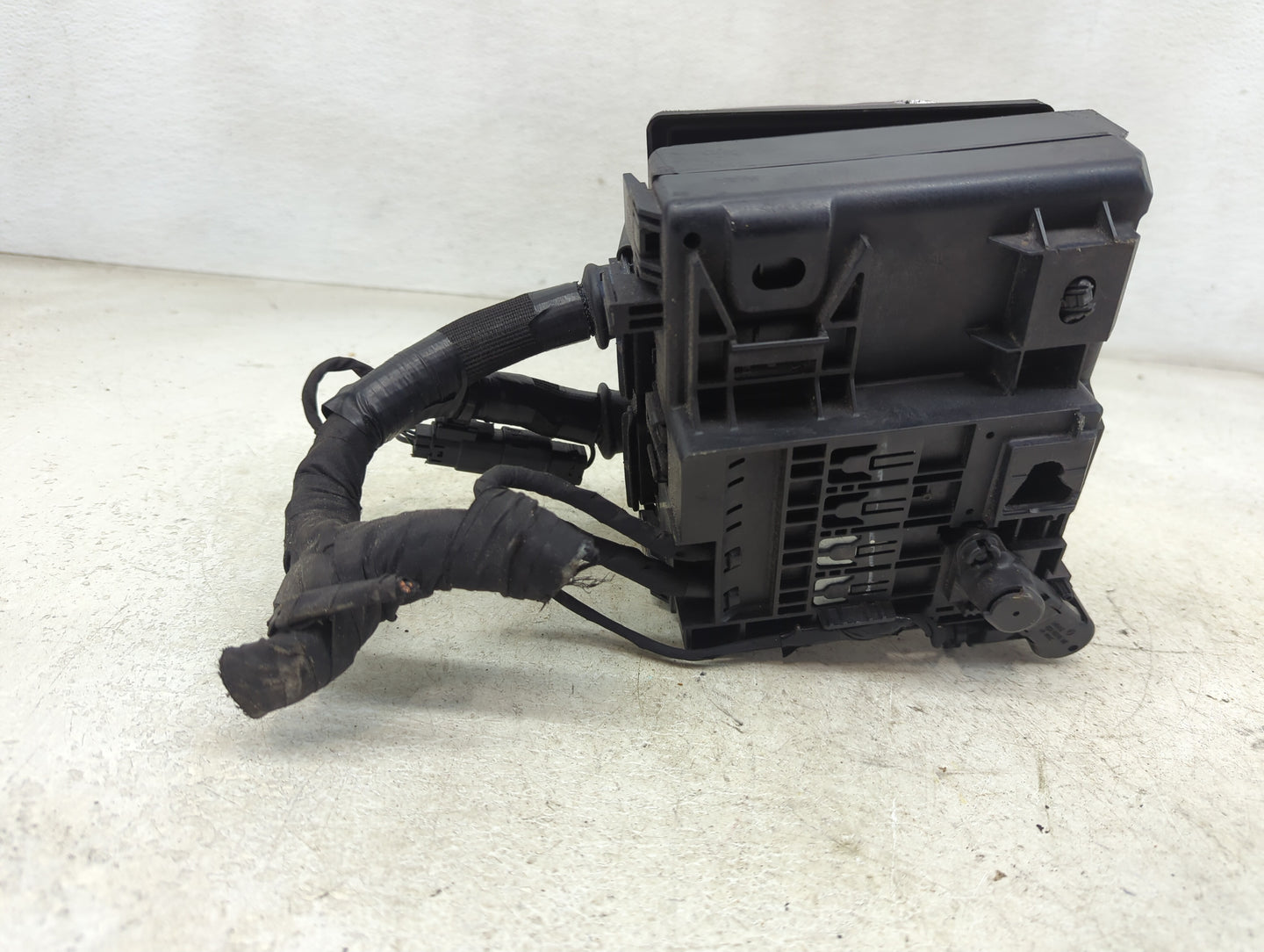 2022 Ford Maverick Fusebox Fuse Box Panel Relay Module P/N:NZ6T-14D068-MAC JX6T-14A094-AE Fits OEM Used Auto Parts - Oemused