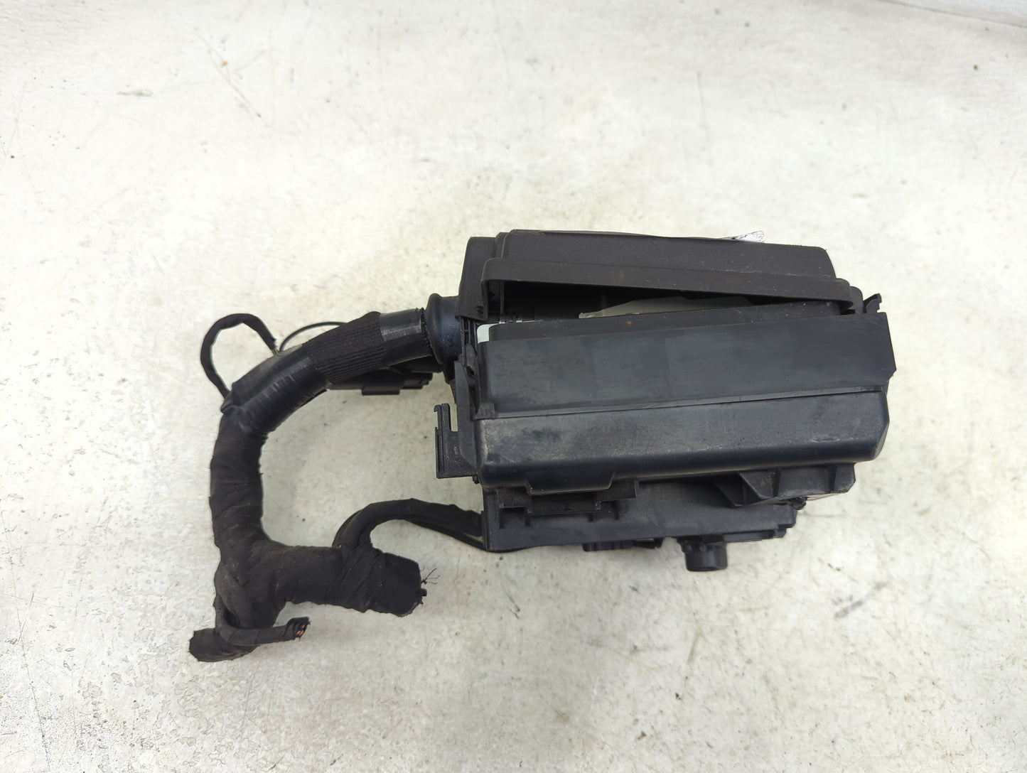2022 Ford Maverick Fusebox Fuse Box Panel Relay Module P/N:NZ6T-14D068-MAC JX6T-14A094-AE Fits OEM Used Auto Parts - Oemused