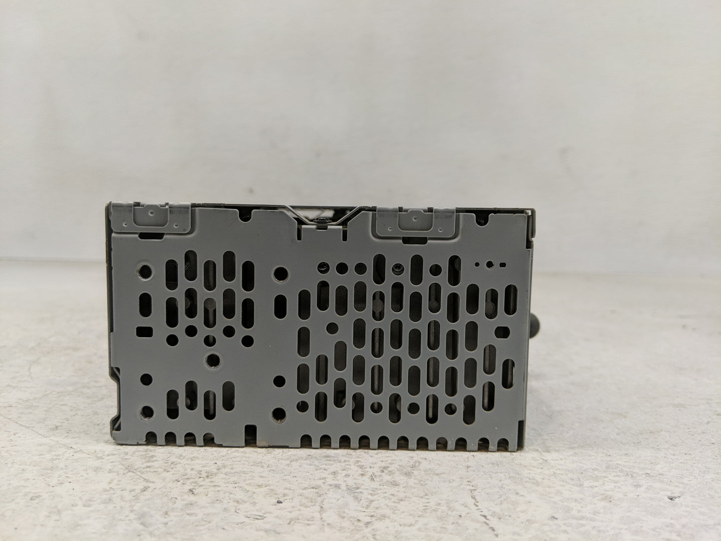 2022 Ford Mustang Radio AM FM Cd Player Receiver Replacement P/N:LR3T-18D832-EH Fits OEM Used Auto Parts - Oemusedautoparts1