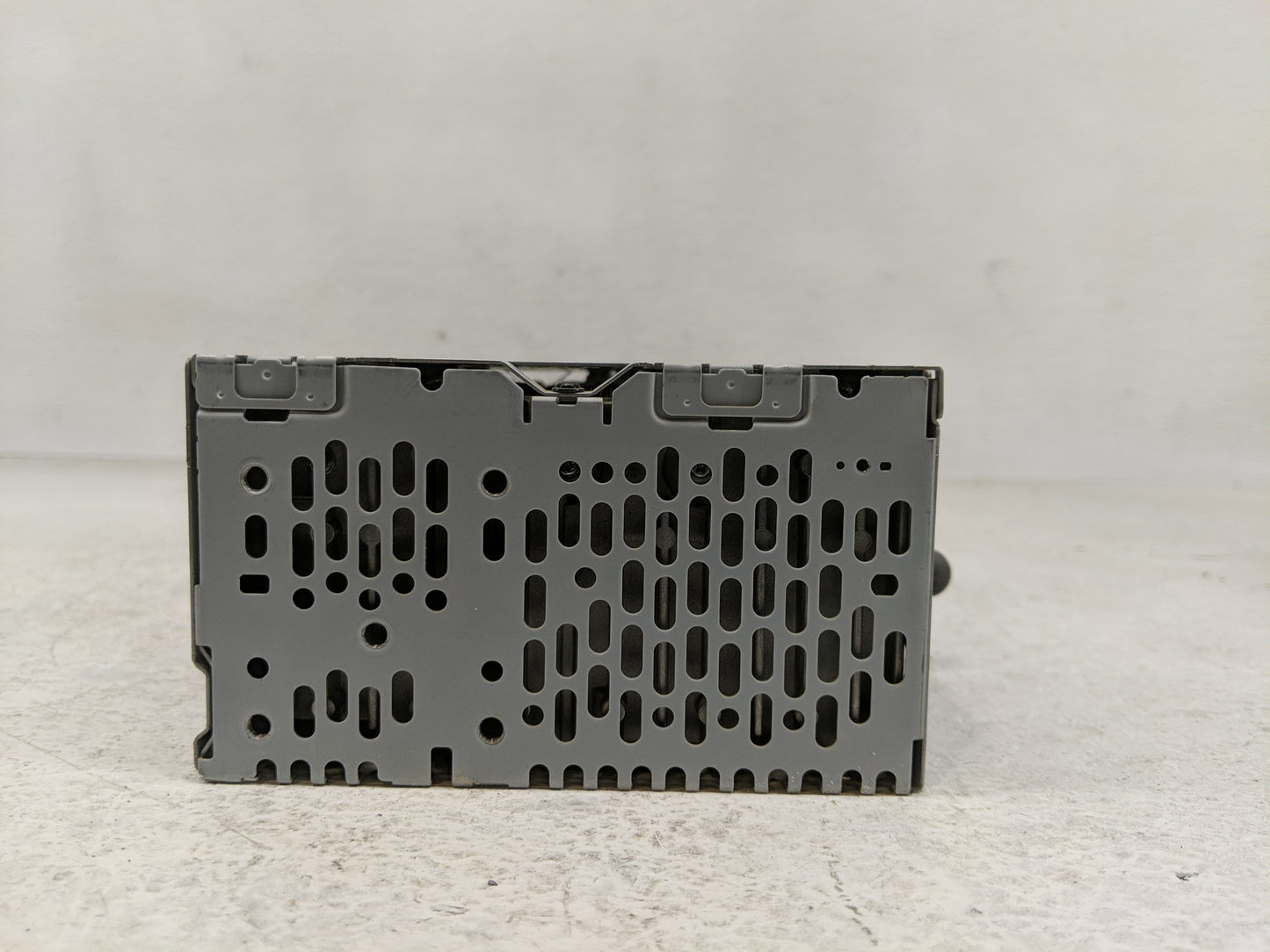 2022 Ford Mustang Radio AM FM Cd Player Receiver Replacement P/N:LR3T-18D832-EH Fits OEM Used Auto Parts - Oemusedautoparts1