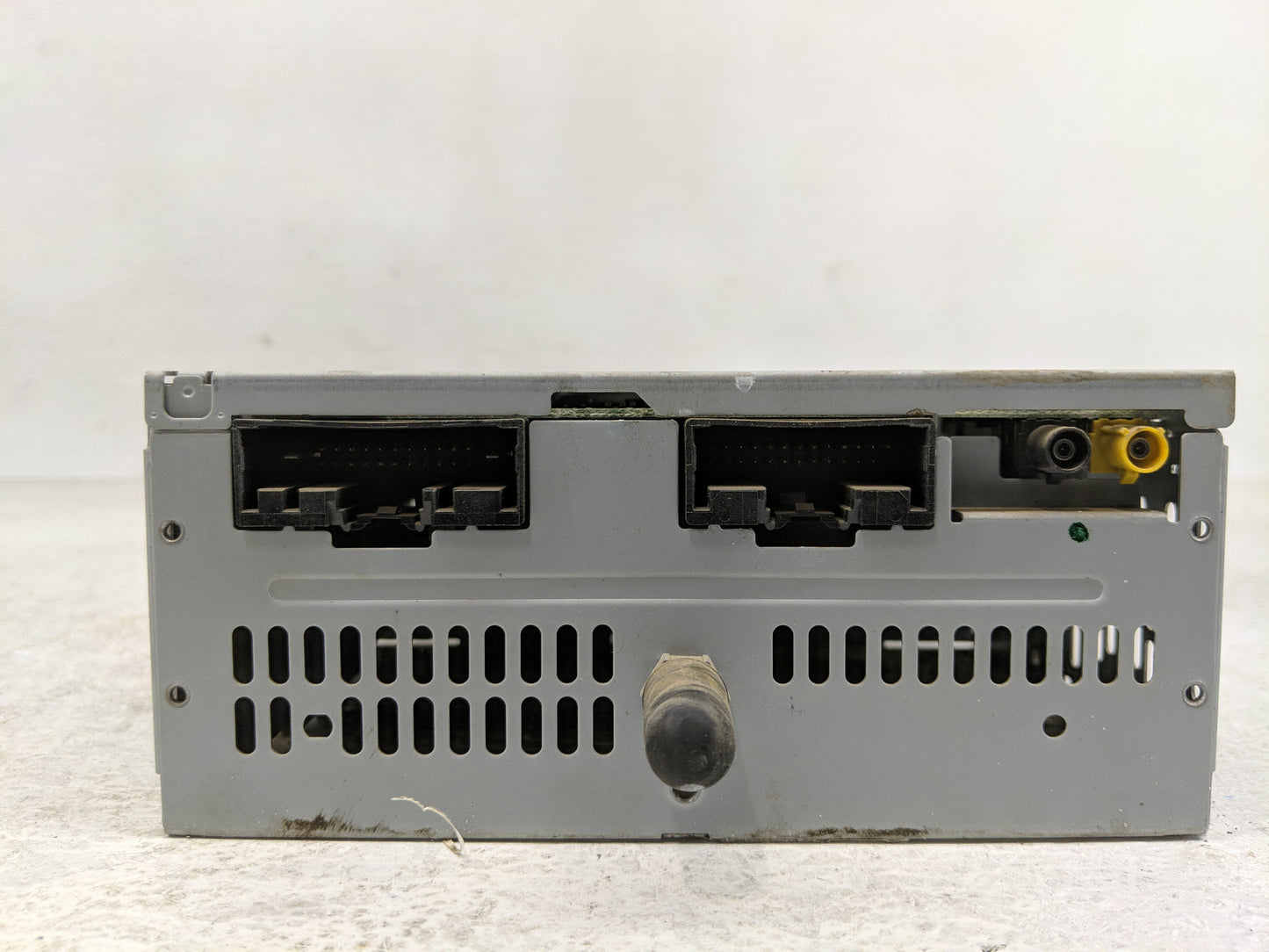 2022 Ford Mustang Radio AM FM Cd Player Receiver Replacement P/N:LR3T-18D832-EH Fits OEM Used Auto Parts - Oemusedautoparts1