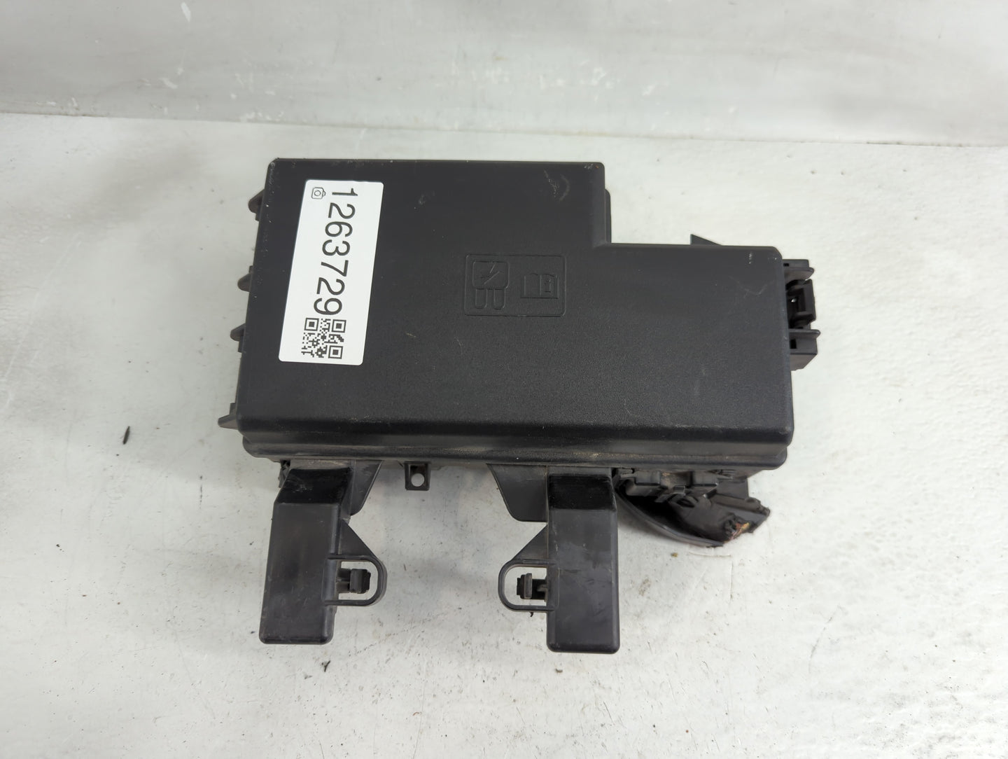 2021-2022 Ford Mustang Fusebox Fuse Box Panel Relay Module Fits Fits 2021 2022 OEM Used Auto Parts - Oemusedautoparts1.com