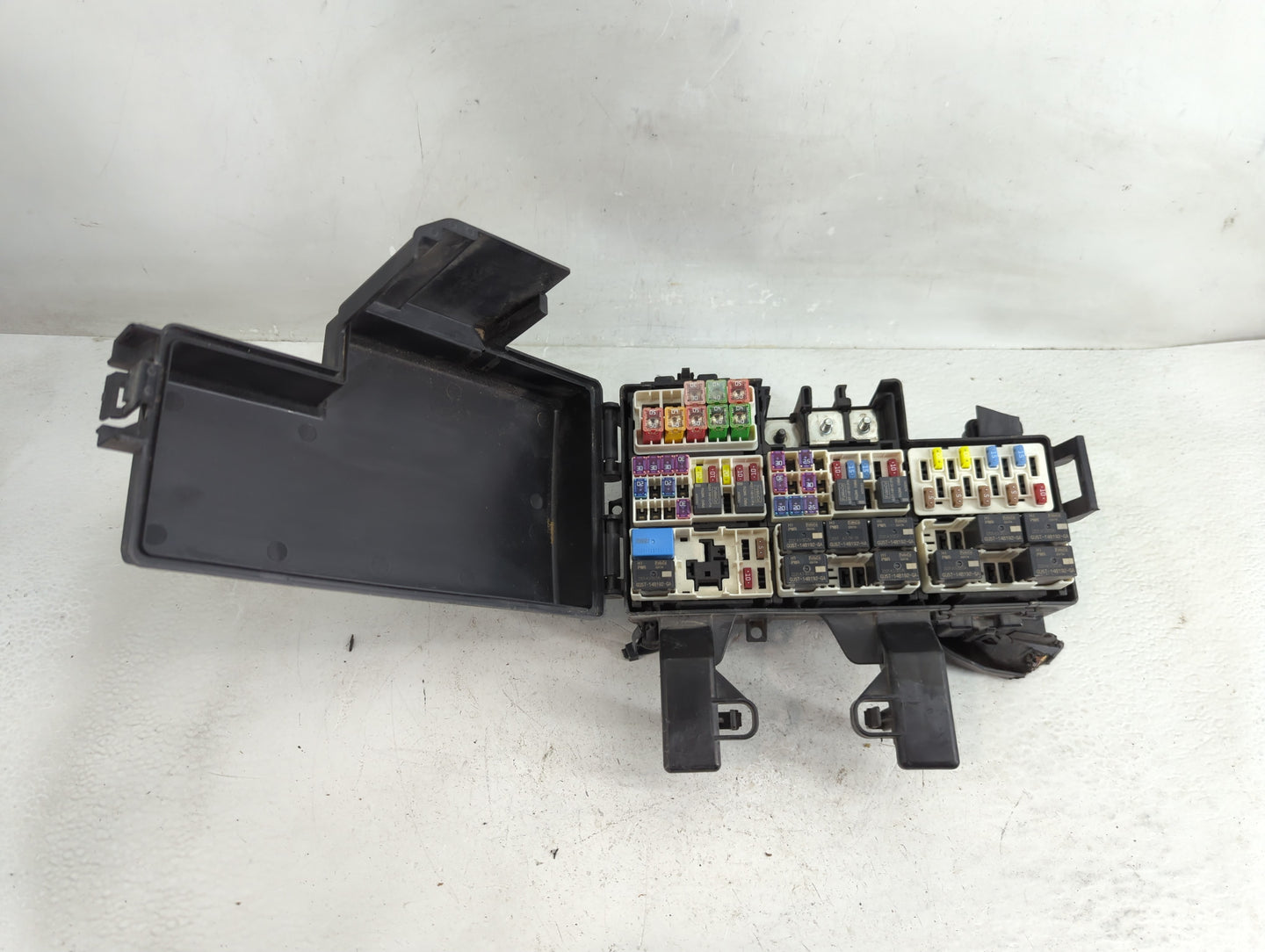2021-2022 Ford Mustang Fusebox Fuse Box Panel Relay Module Fits Fits 2021 2022 OEM Used Auto Parts - Oemusedautoparts1.com