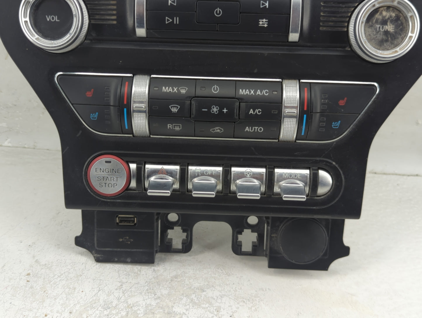 2022 Ford Mustang Climate Control Module Temperature AC/Heater Replacement P/N:LR3T-18E245-FB Fits OEM Used Auto Parts - Oem