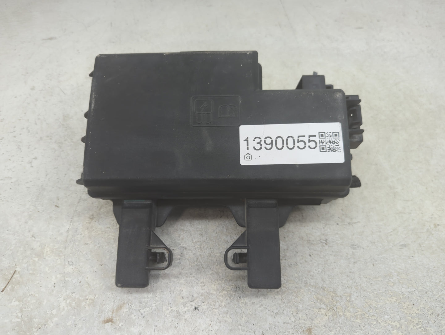 2021-2022 Ford Mustang Fusebox Fuse Box Panel Relay Module P/N:3179-002 Fits Fits 2021 2022 OEM Used Auto Parts - Oemusedaut