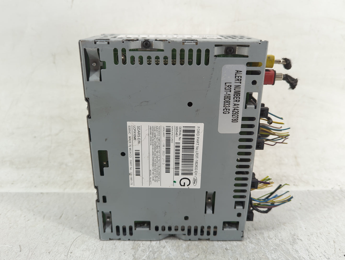 2022 Ford Mustang Radio AM FM Cd Player Receiver Replacement P/N:LR3T-18D832-EH Fits OEM Used Auto Parts - Oemusedautoparts1