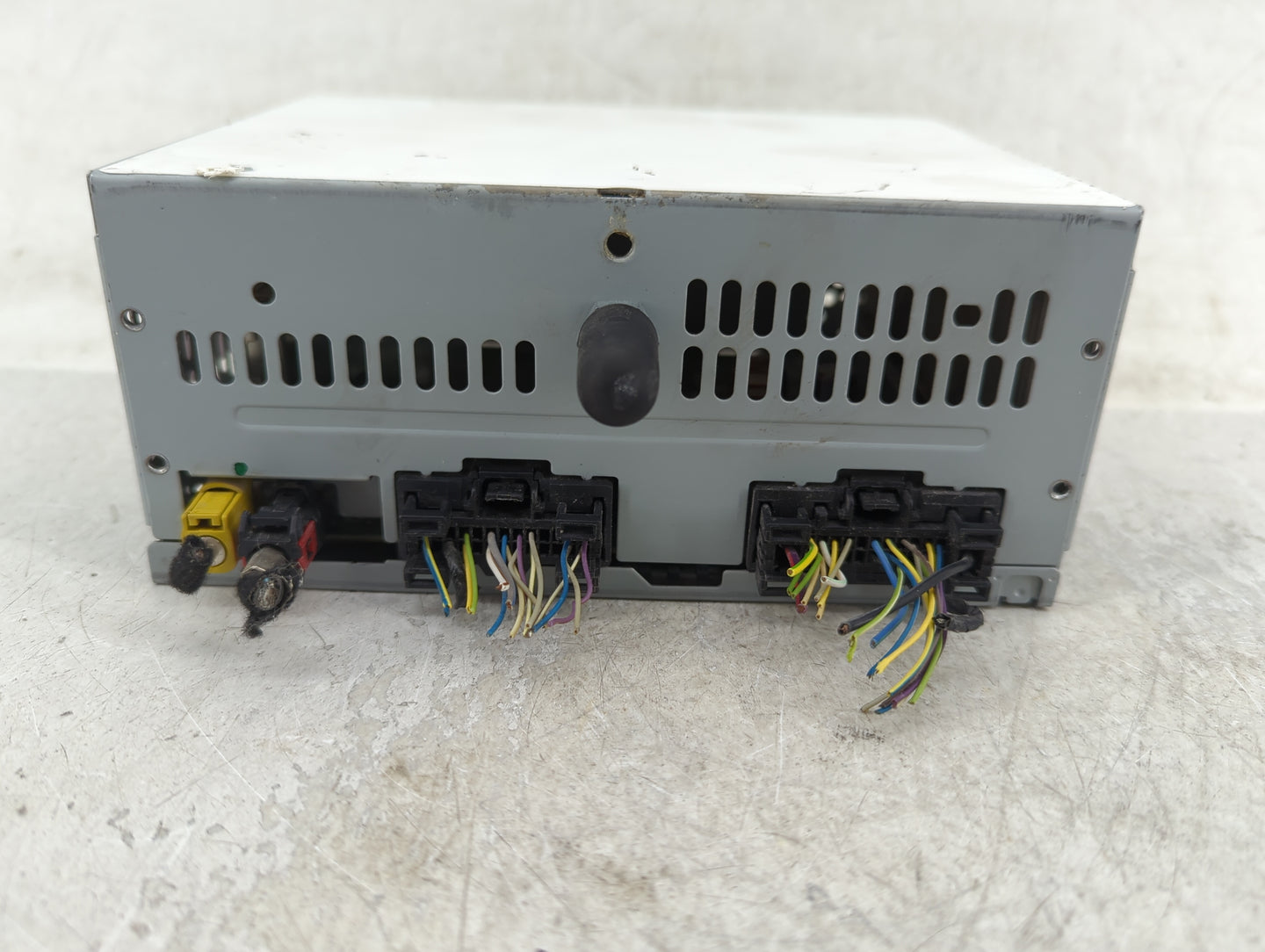 2022 Ford Mustang Radio AM FM Cd Player Receiver Replacement P/N:LR3T-18D832-EH Fits OEM Used Auto Parts - Oemusedautoparts1