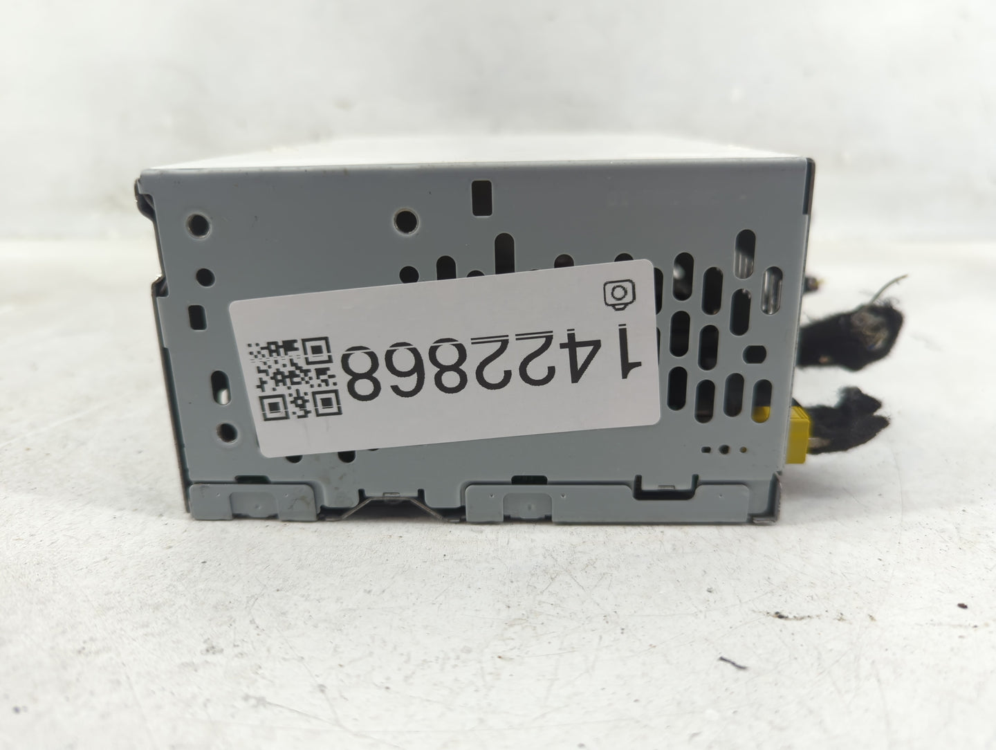2022 Ford Mustang Radio AM FM Cd Player Receiver Replacement P/N:LR3T-18D832-EH Fits OEM Used Auto Parts - Oemusedautoparts1