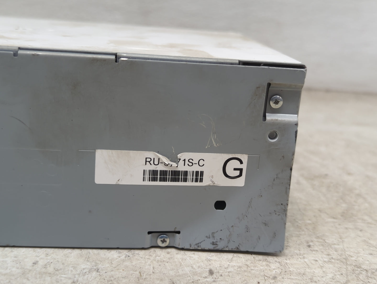 2022 Ford Mustang Radio AM FM Cd Player Receiver Replacement P/N:LR3T-18D832-EH RU-9771 Fits OEM Used Auto Parts - Oemusedau