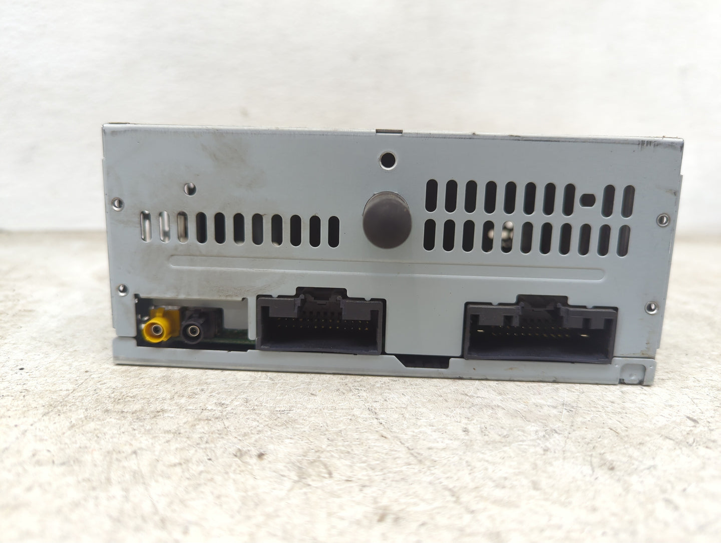 2022 Ford Mustang Radio AM FM Cd Player Receiver Replacement P/N:LR3T-18D832-EH RU-9771 Fits OEM Used Auto Parts - Oemusedau
