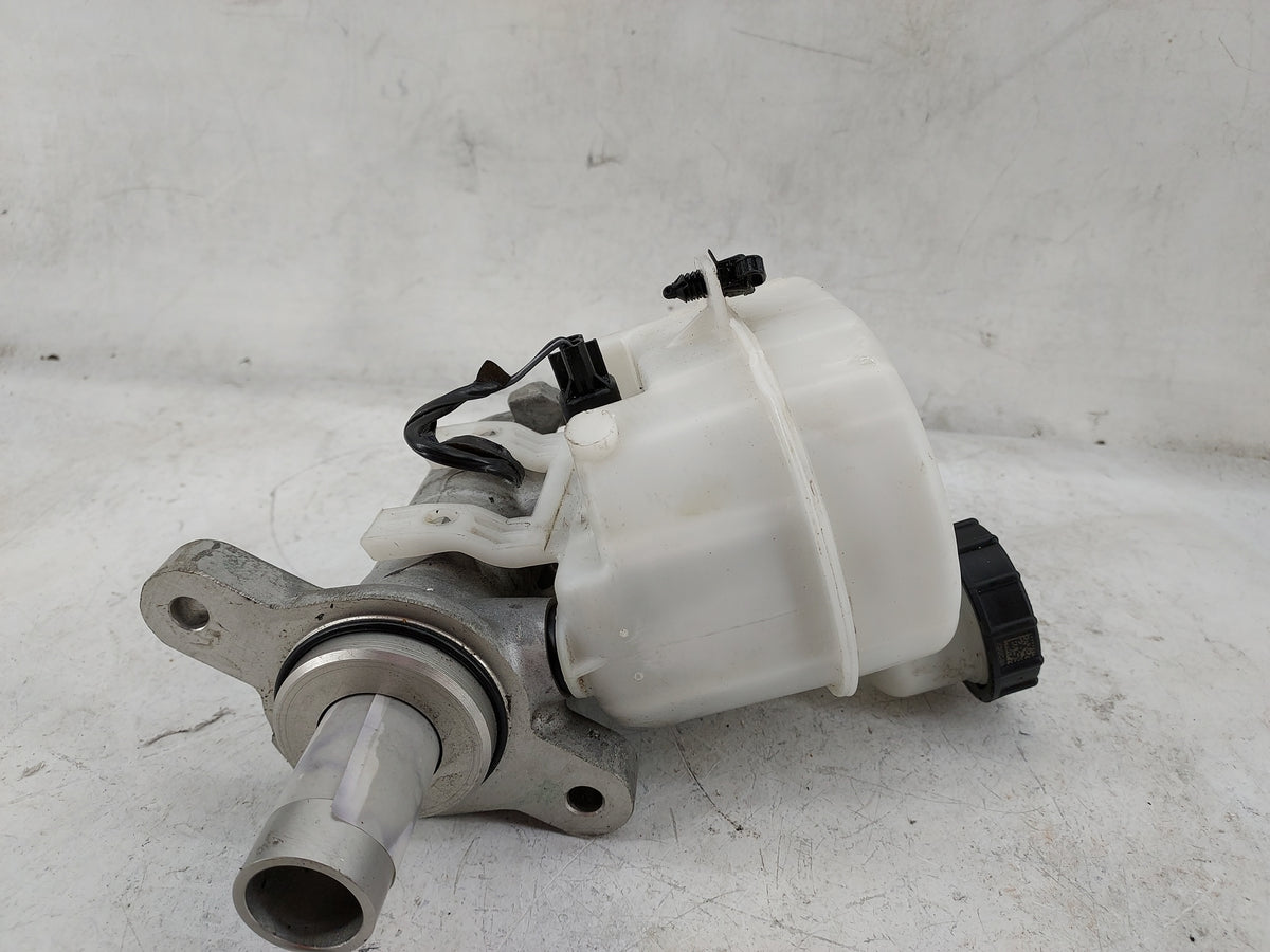 2015-2022 Ford Mustang Brake Master Cylinder 1499122 - Oemusedautoparts1.com