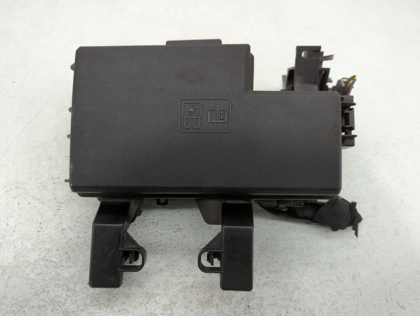 2022 Ford Mustang Fusebox Fuse Box Panel Relay Module Fits OEM Used Auto Parts - Oemusedautoparts1.com