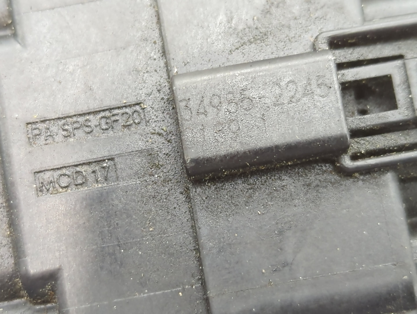 2022 Ford Mustang Fusebox Fuse Box Panel Relay Module Fits OEM Used Auto Parts - Oemusedautoparts1.com