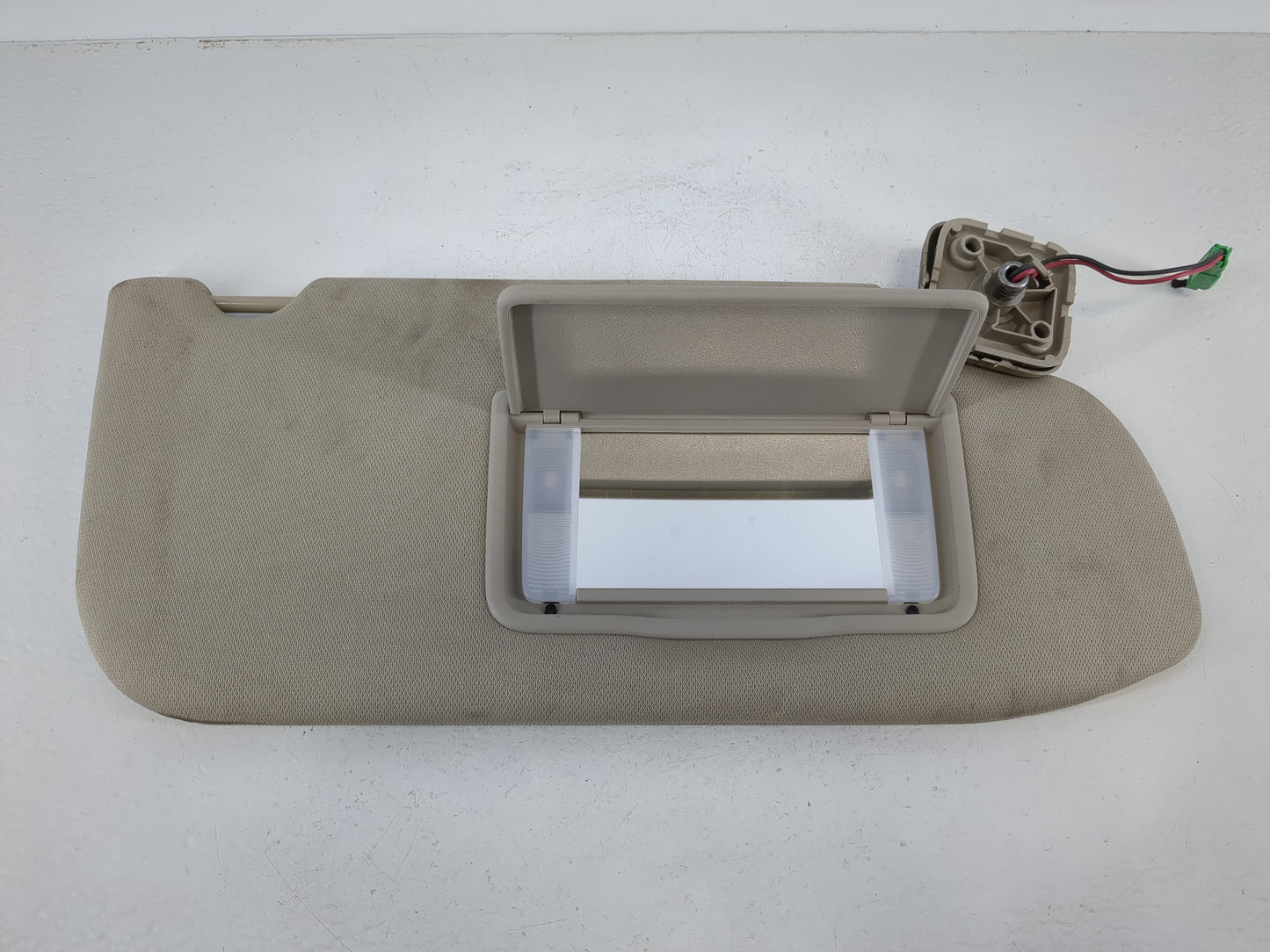 2013-2019 Ford Taurus Sun Visor Shade Replacement Passenger Right Mirror Fits OEM Used Auto Parts - Oemusedautoparts1.com