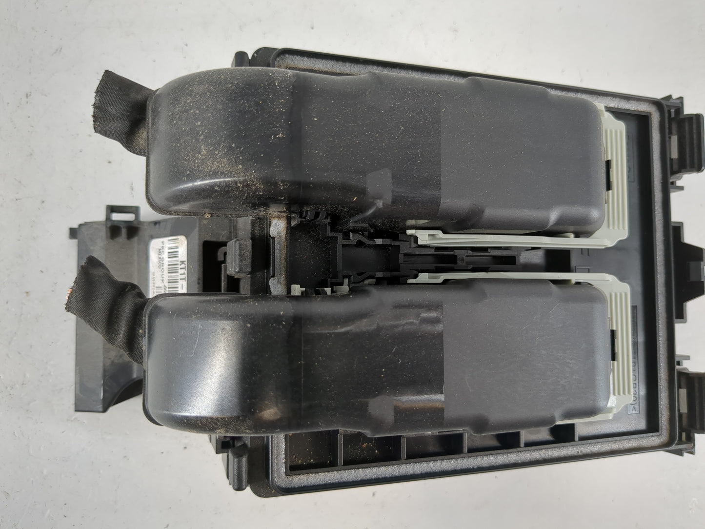 2019-2021 Ford Transit Fusebox Fuse Box Panel Relay Module P/N:KT1T-14A094-AF Fits Fits 2019 2020 2021 OEM Used Auto Parts -
