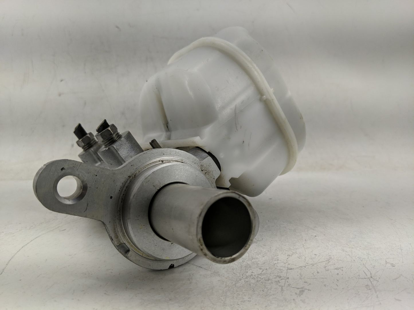 2015-2021 Ford Transit-150 Brake Master Cylinder - Oemusedautoparts1.com