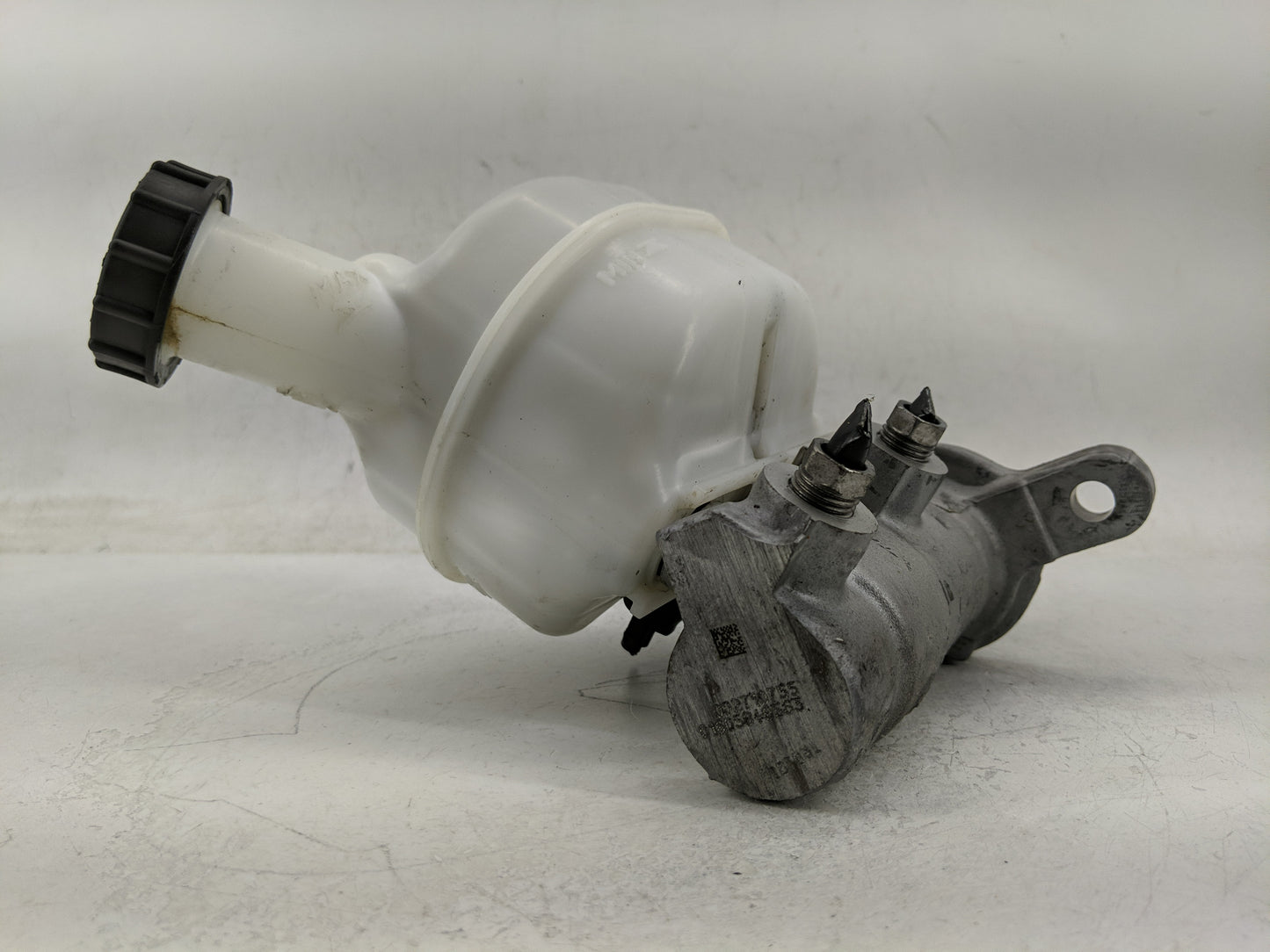 2015-2021 Ford Transit-150 Brake Master Cylinder - Oemusedautoparts1.com
