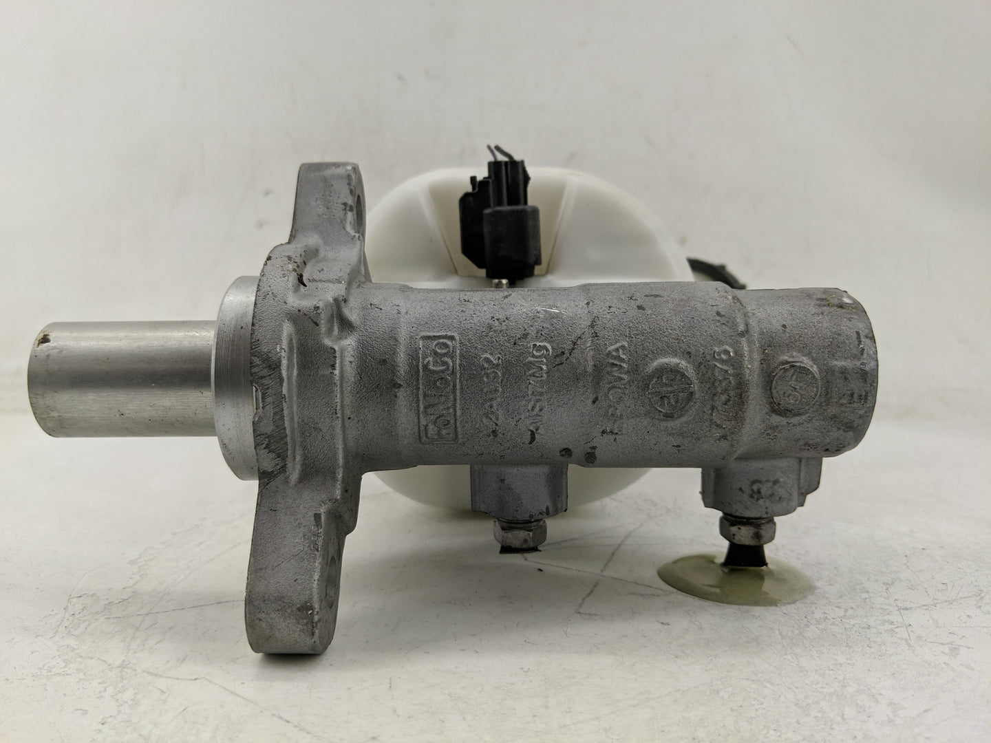 2015-2021 Ford Transit-150 Brake Master Cylinder - Oemusedautoparts1.com