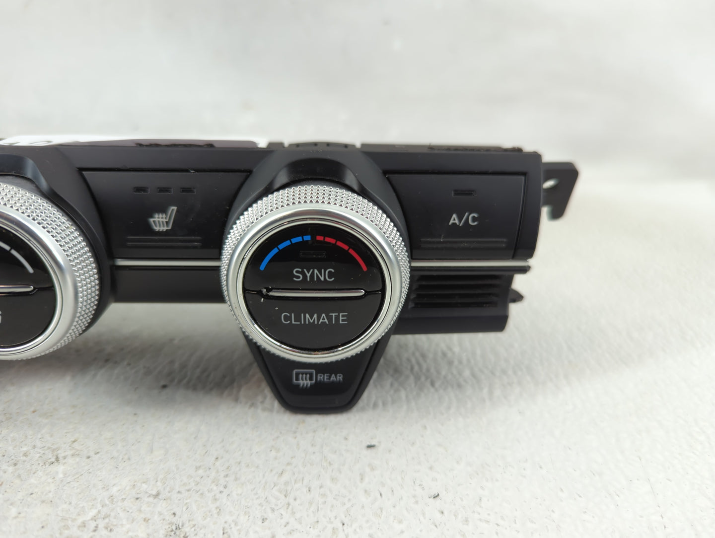 2022 Genesis G70 Climate Control Module Temperature AC/Heater Replacement P/N:97250-G9SC0 Fits OEM Used Auto Parts - Oemused