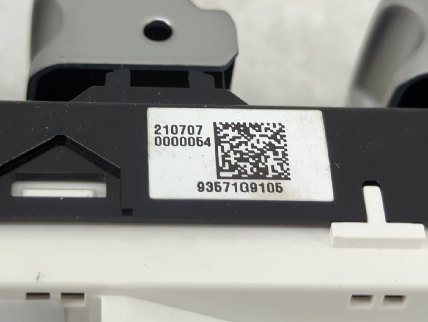 2019-2021 Genesis G70 Master Power Window Switch Replacement Driver Side Left P/N:93571Q9105 Fits Fits 2019 2020 2021 OEM Us