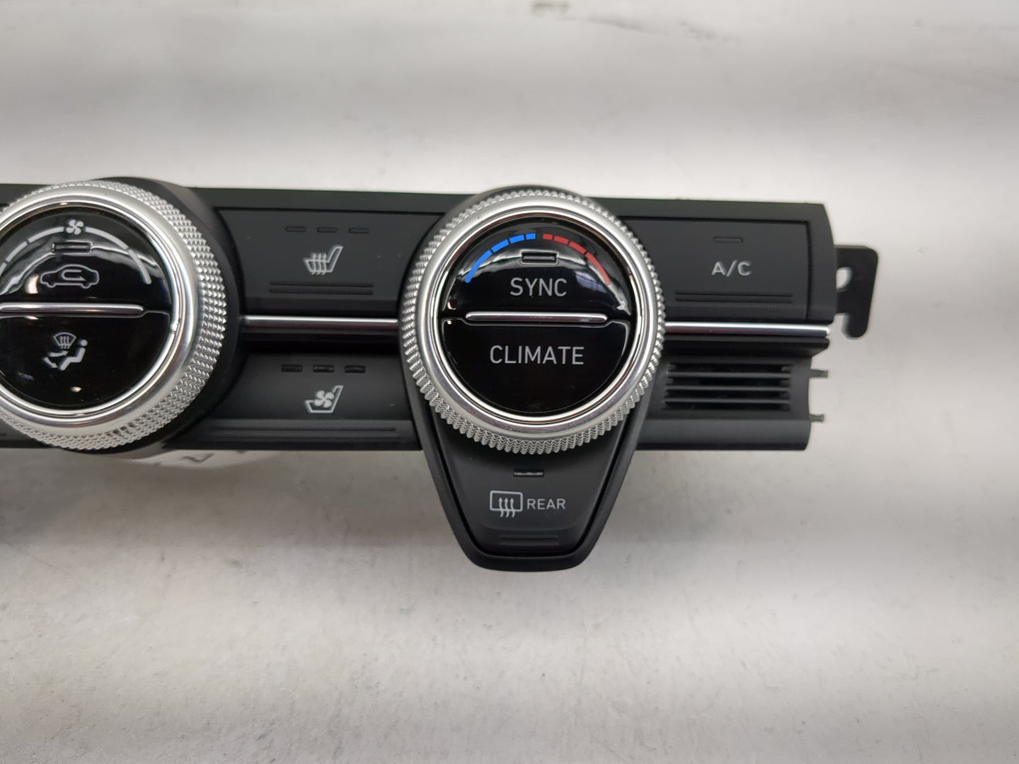 2022 Genesis G70 Climate Control Module Temperature AC/Heater Replacement P/N:97250-G9SD0 EC200GVPGD Fits OEM Used Auto Part
