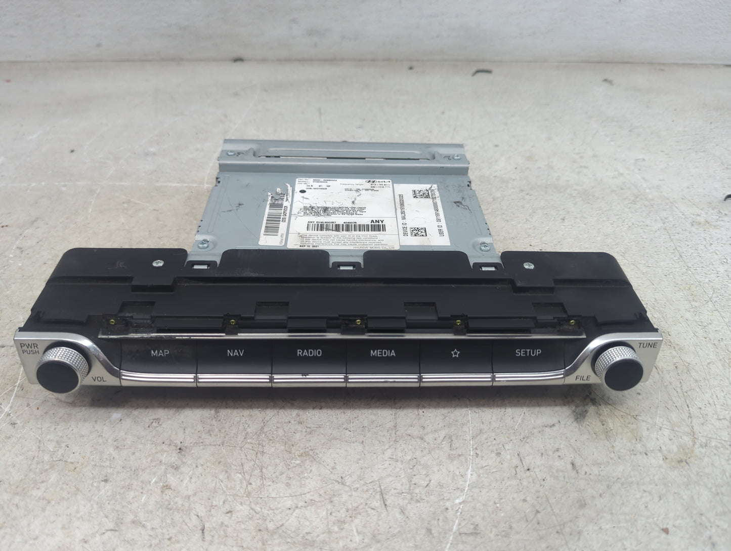 2022 Genesis G70 Radio AM FM Cd Player Receiver Replacement P/N:96560-G9MB0VCA VT262Q6AN, Q4ZYVDCR, Y2P-VL3009 Fits OEM Used