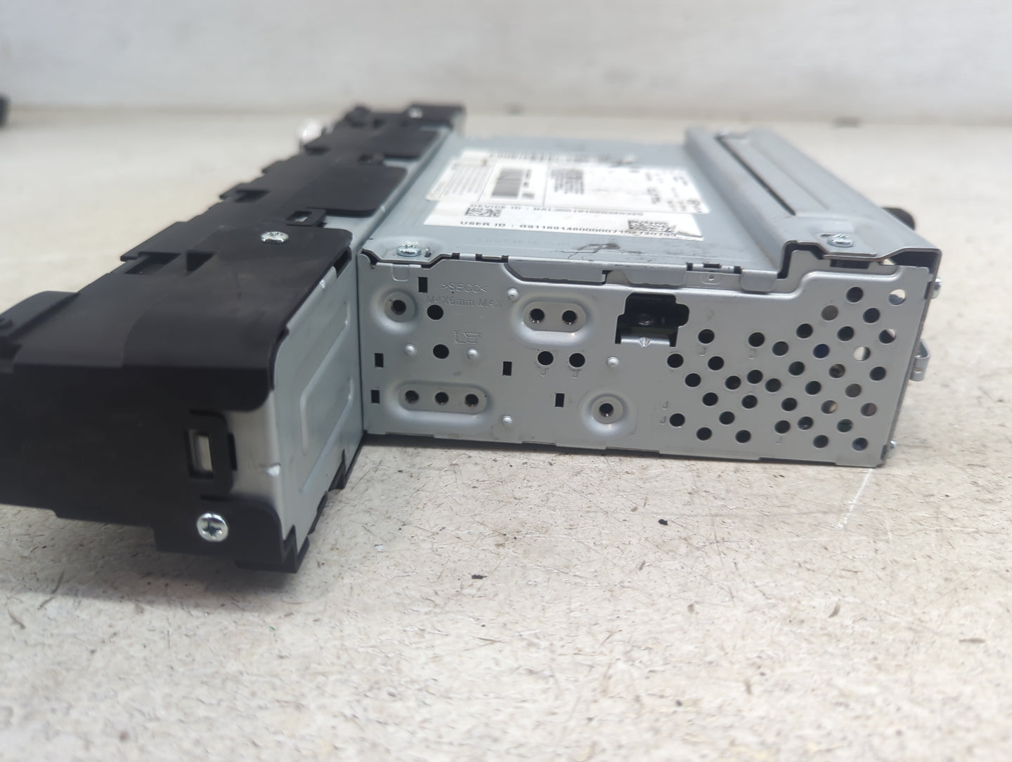 2022 Genesis G70 Radio AM FM Cd Player Receiver Replacement P/N:96560-G9MB0VCA VT262Q6AN, Q4ZYVDCR, Y2P-VL3009 Fits OEM Used