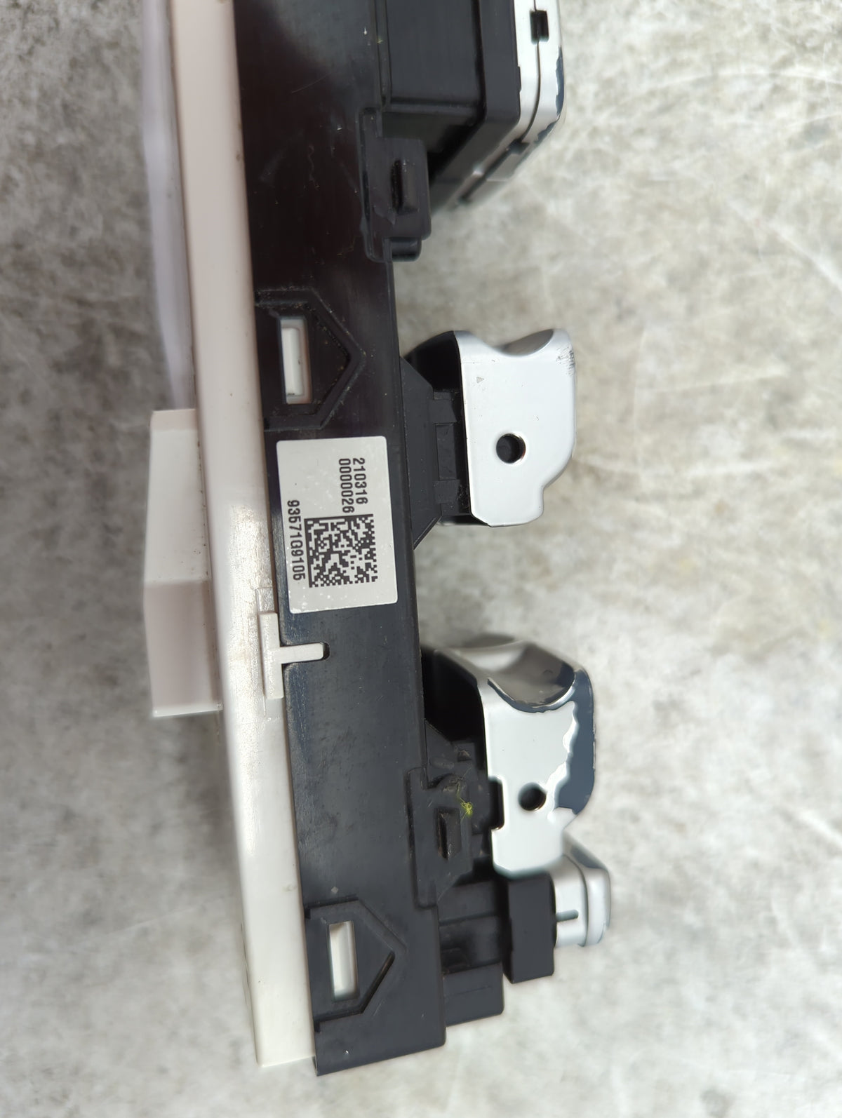 2022 Genesis G70 Master Power Window Switch Replacement Driver Side Left P/N:93571G9105 Fits OEM Used Auto Parts - Oemusedau