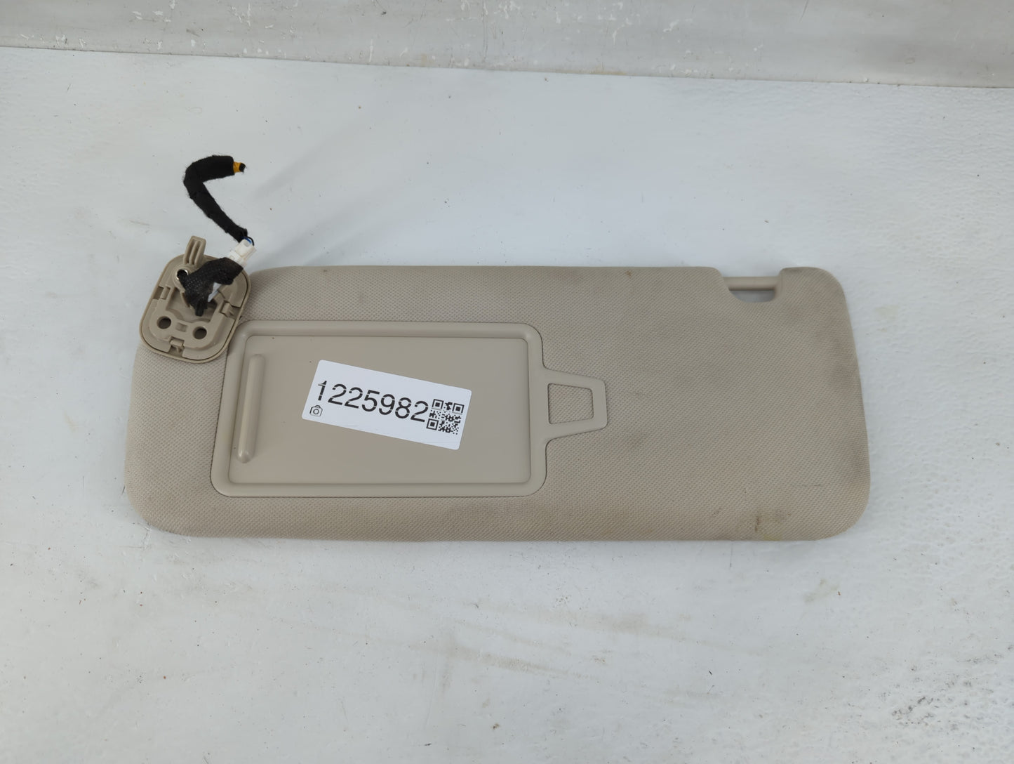 2022 Genesis Gv70 Sun Visor Shade Replacement Driver Left Mirror Fits Fits 2021 OEM Used Auto Parts - Oemusedautoparts1.com