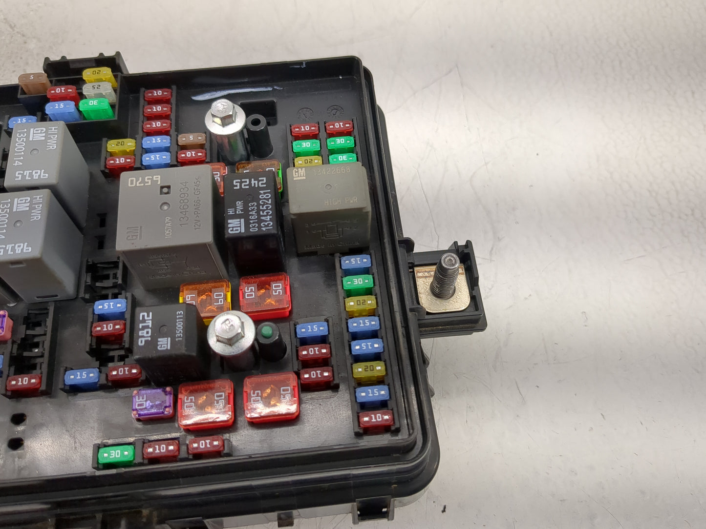 2021-2022 Gmc Sierra Fusebox Fuse Box Panel Relay Module P/N:86771158 Fits Fits 2021 2022 OEM Used Auto Parts - Oemusedautop