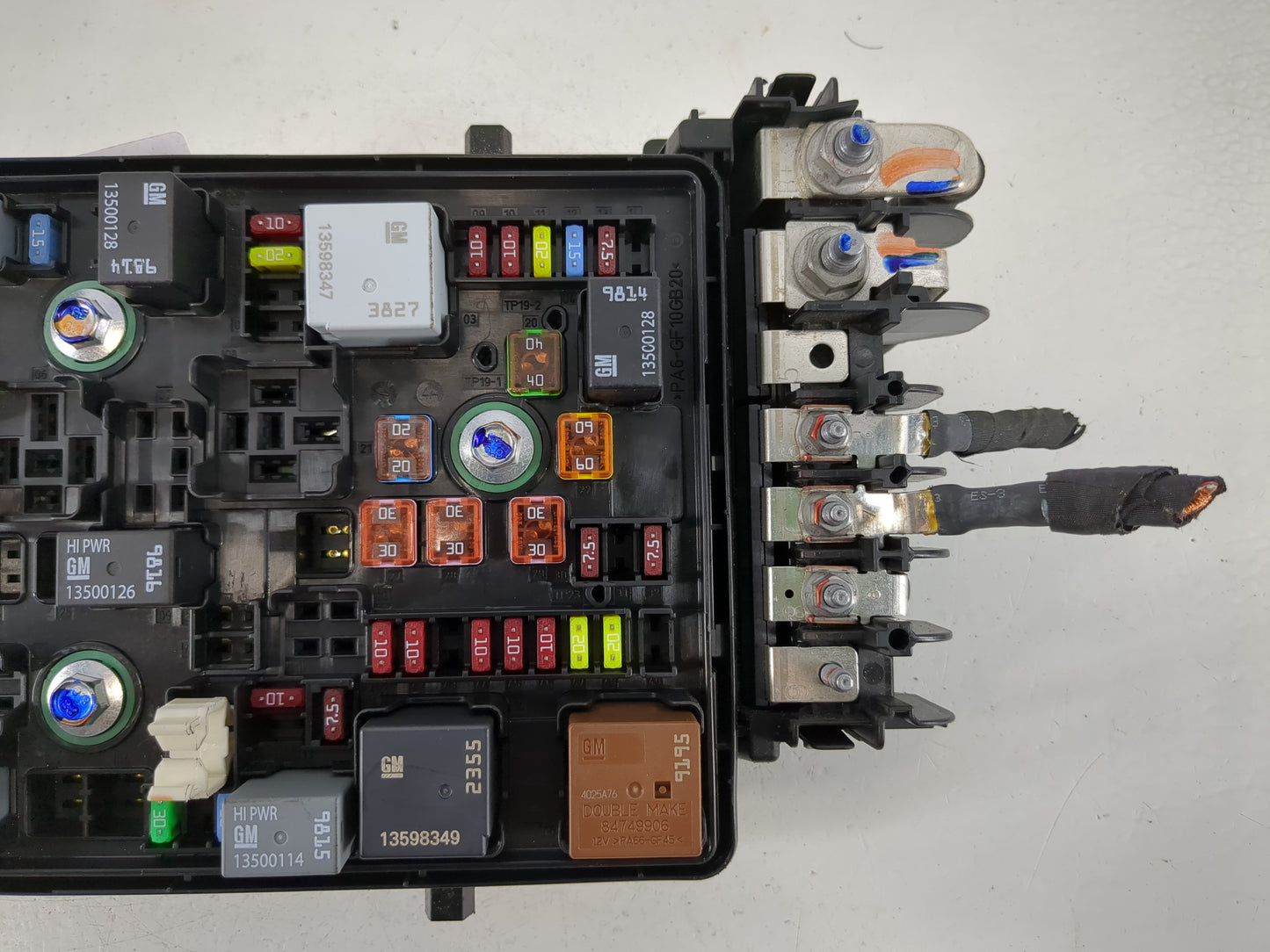 2022 Gmc Terrain Fusebox Fuse Box Panel Relay Module P/N:87867005 Fits OEM Used Auto Parts - Oemusedautoparts1.com