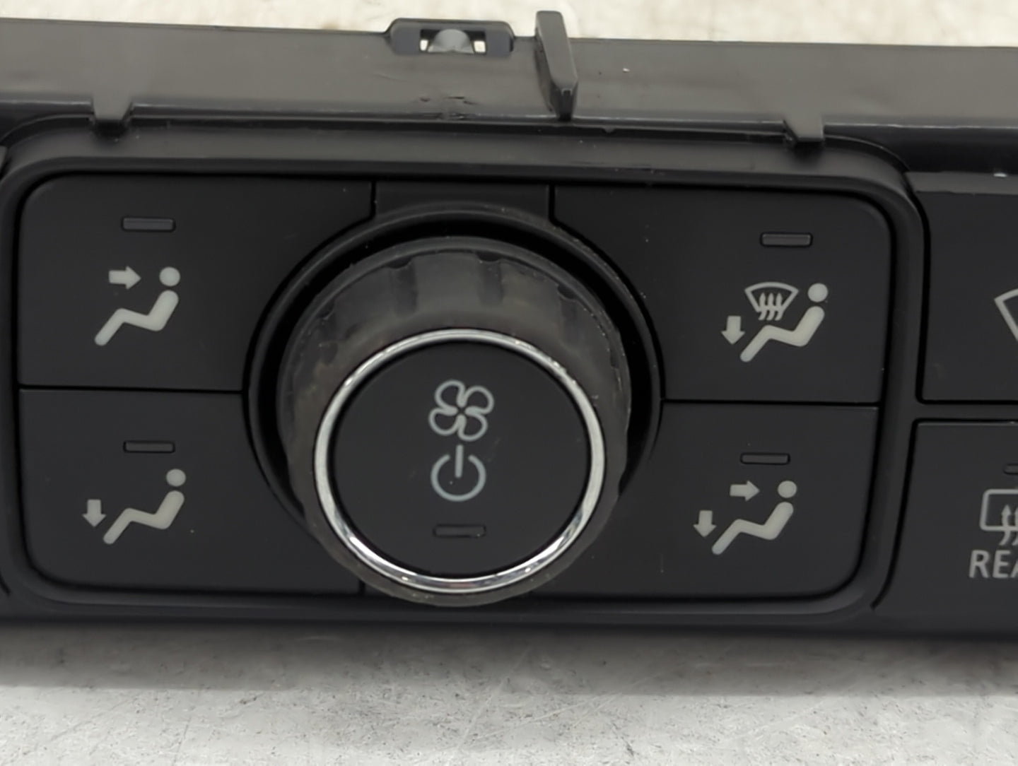2022 Gmc Terrain Climate Control Module Temperature AC/Heater Replacement P/N:84246526 Fits Fits 2017 2018 2019 2020 2021 OE