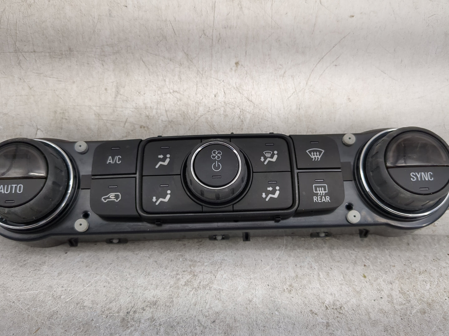 2022 Gmc Terrain Climate Control Module Temperature AC/Heater Replacement P/N:84246526 815372982 Fits OEM Used Auto Parts - 