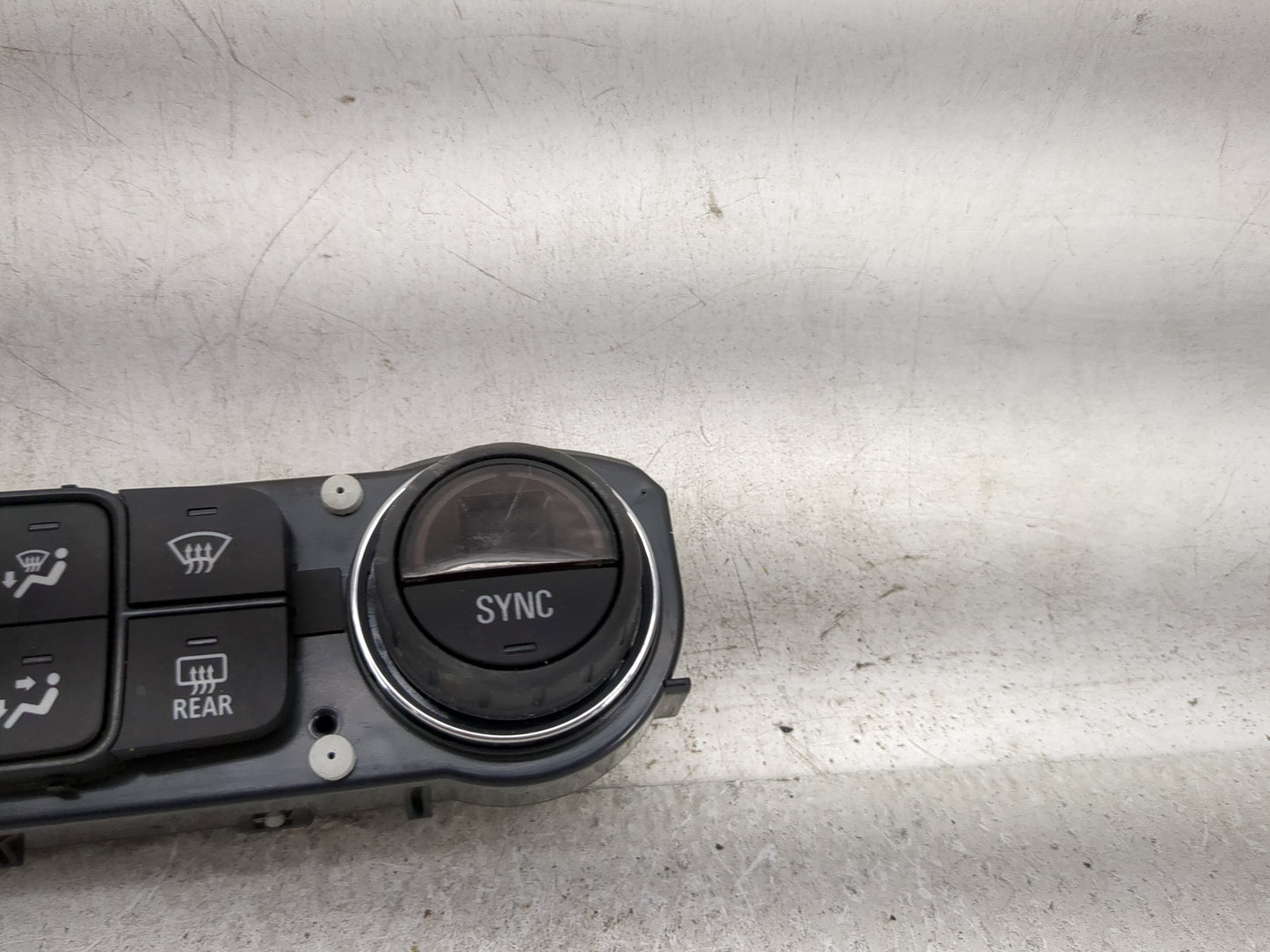 2022 Gmc Terrain Climate Control Module Temperature AC/Heater Replacement P/N:84246526 815372982 Fits OEM Used Auto Parts - 